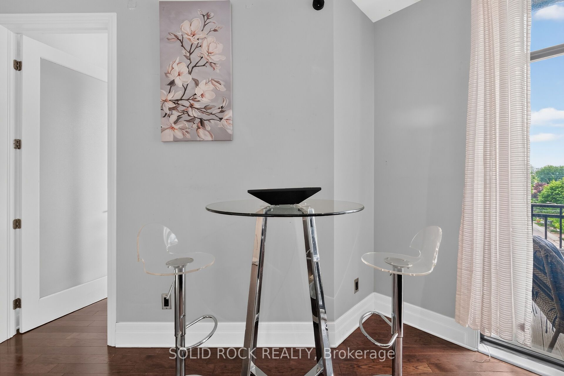 808 Bronson Avenue Ph18 Property Photo 17