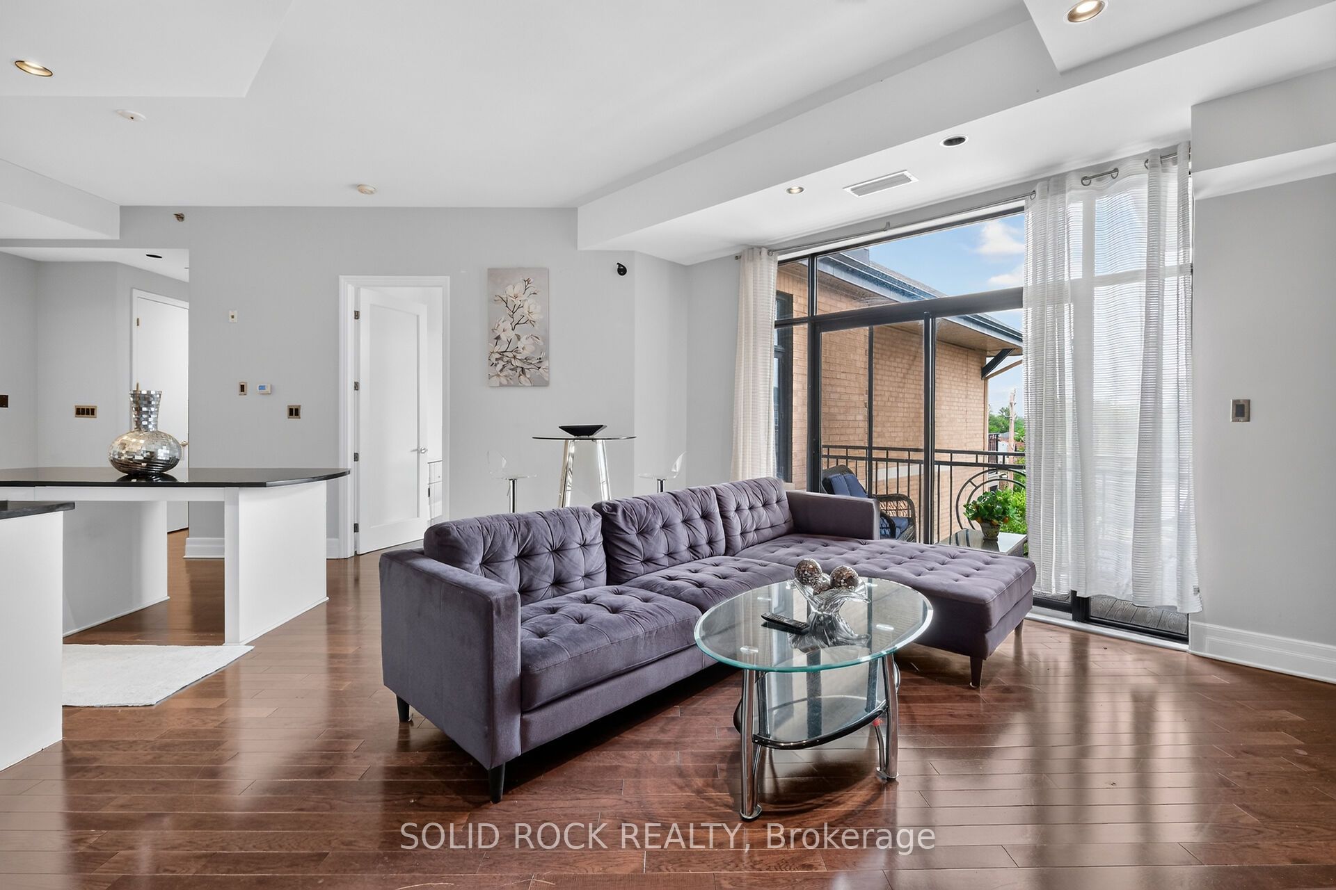 808 Bronson Avenue Ph18 Property Photo 18