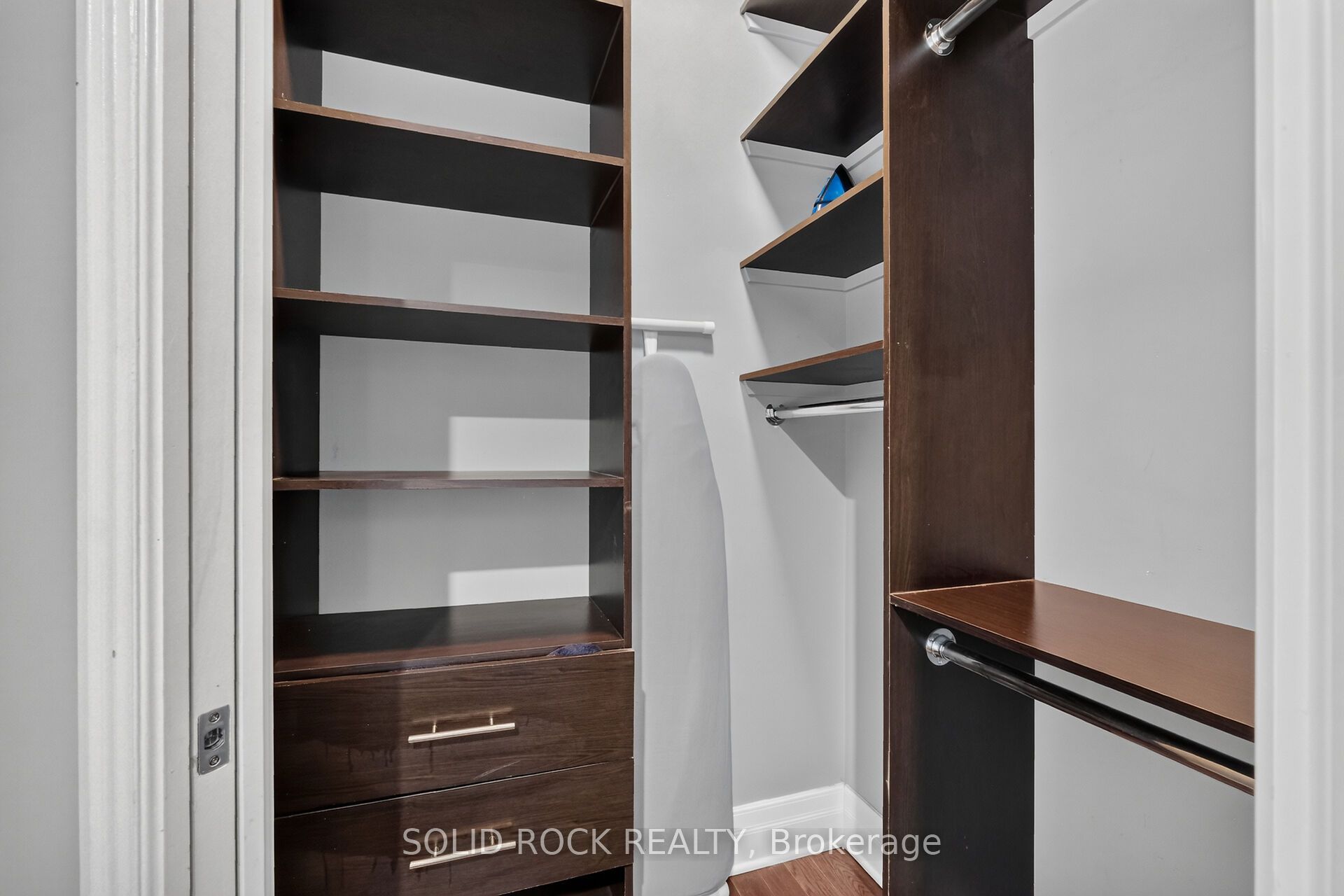 808 Bronson Avenue Ph18 Property Photo 31