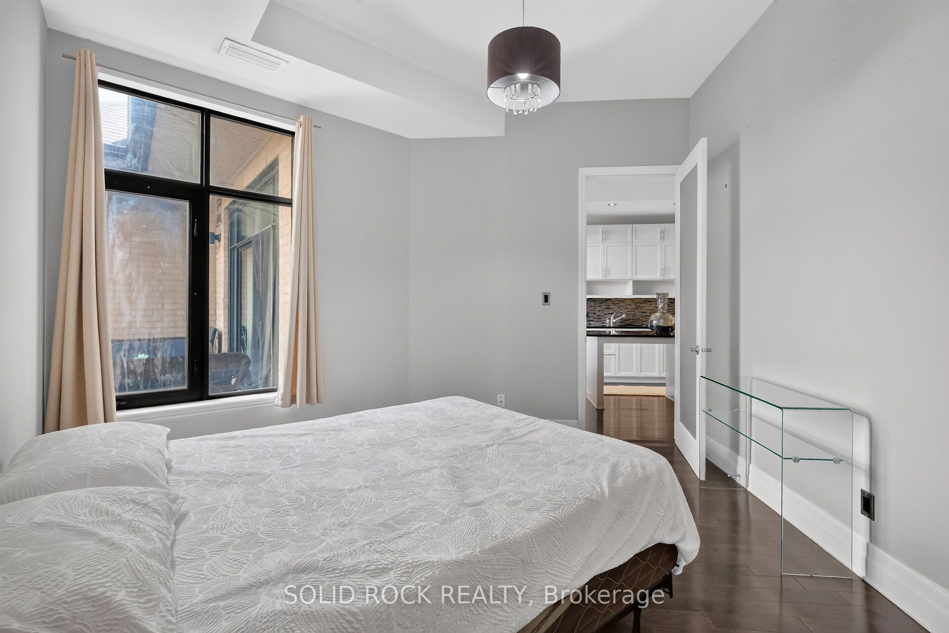 808 Bronson Avenue Ph18 Property Photo 33