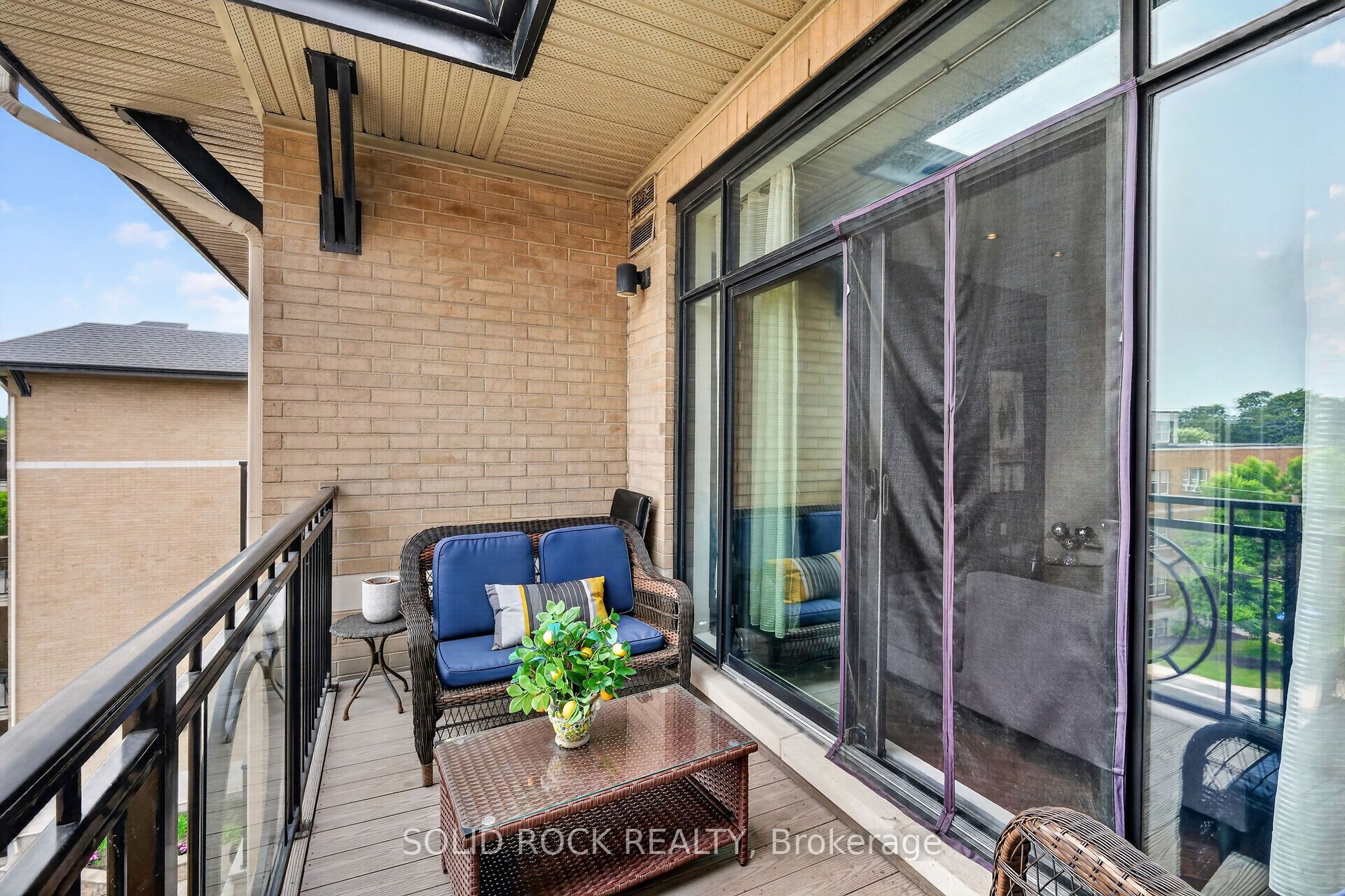 808 Bronson Avenue Ph18 Property Photo 44