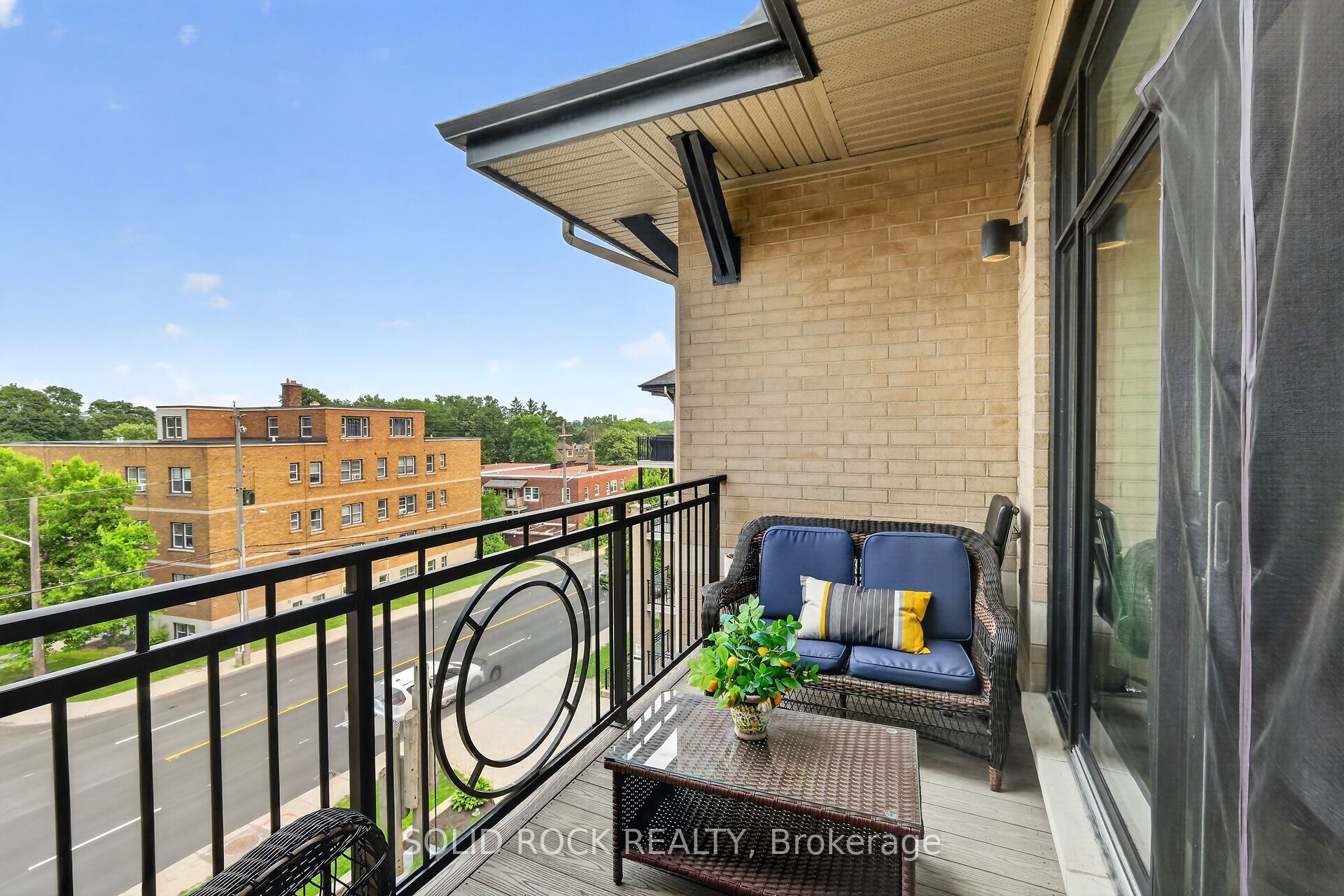 808 Bronson Avenue Ph18 Property Photo 45