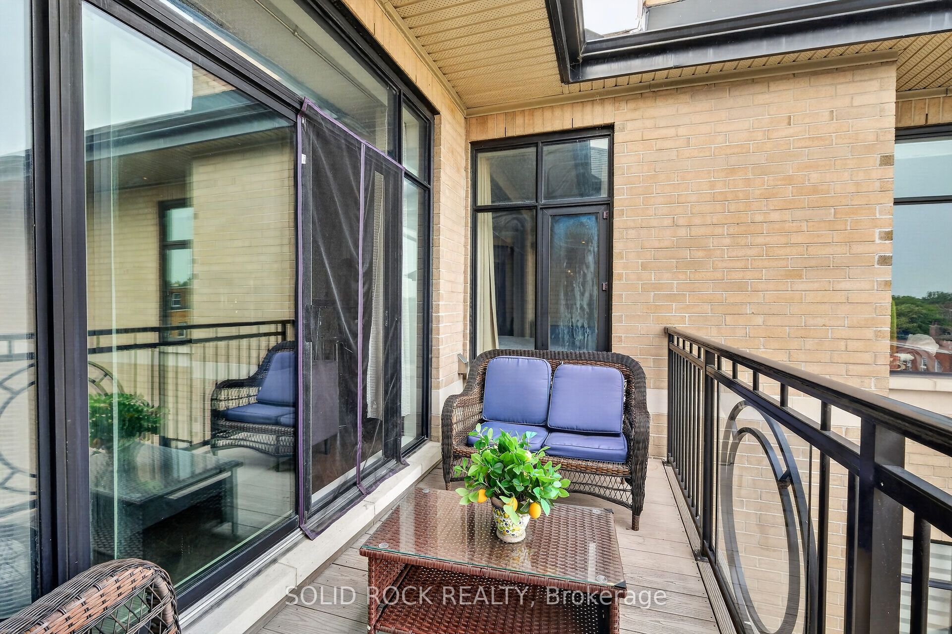 808 Bronson Avenue Ph18 Property Photo 46
