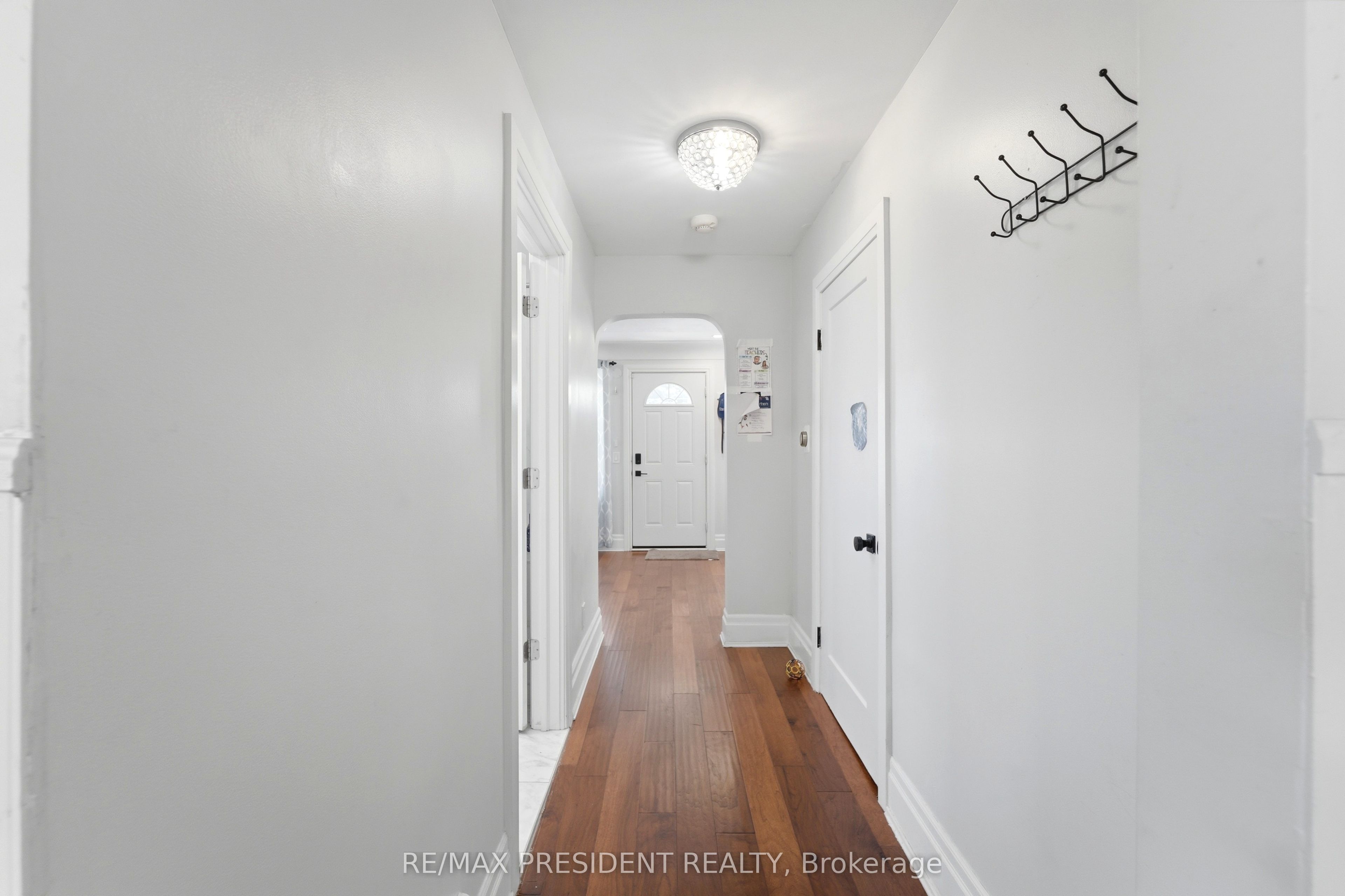 43 Adair Avenue N Property Photo 5