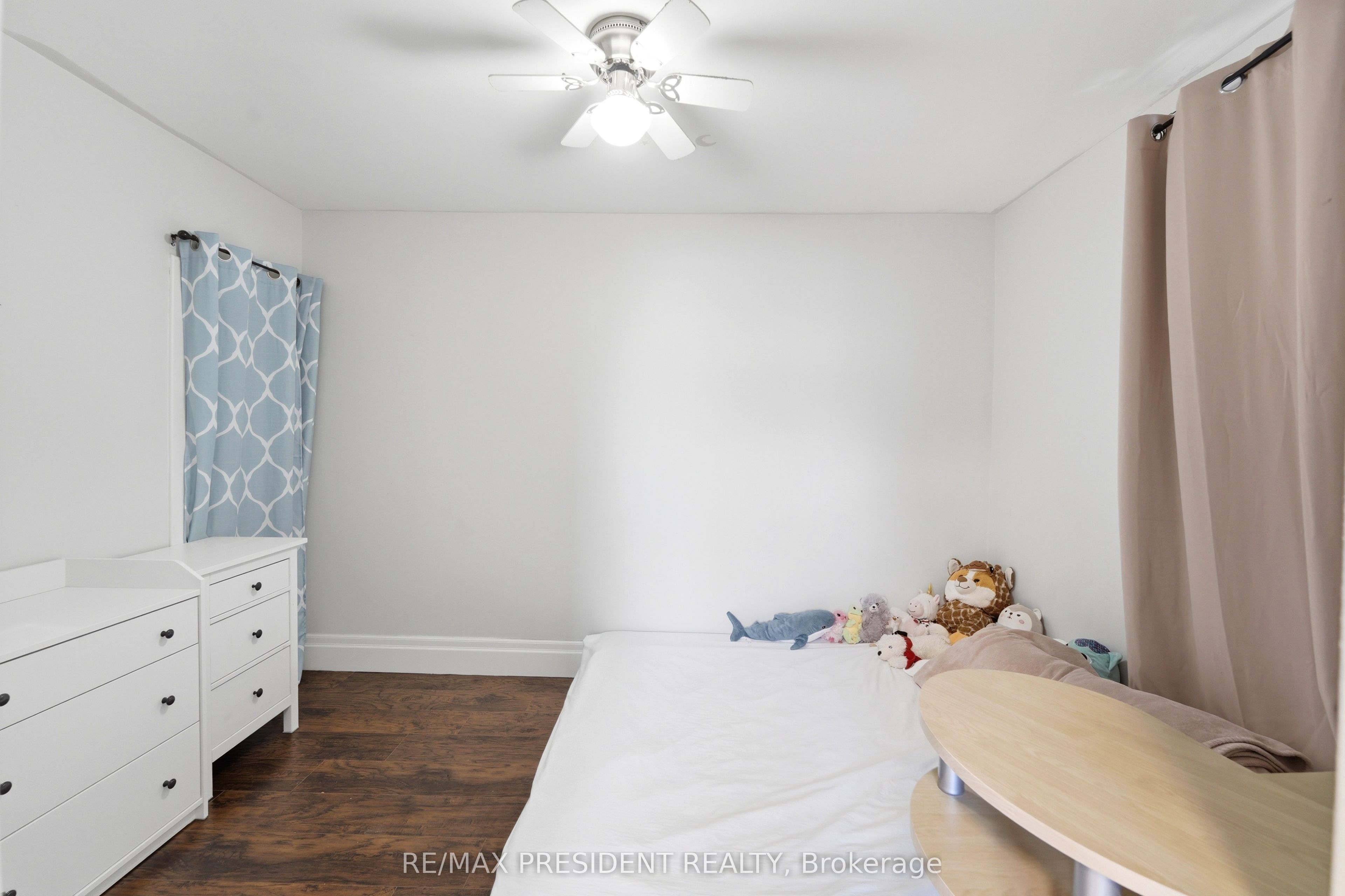 43 Adair Avenue N Property Photo 15