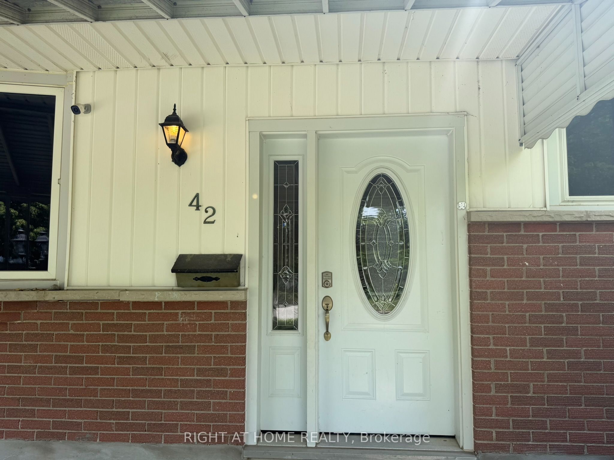 42 Oneida Road Property Photo 2