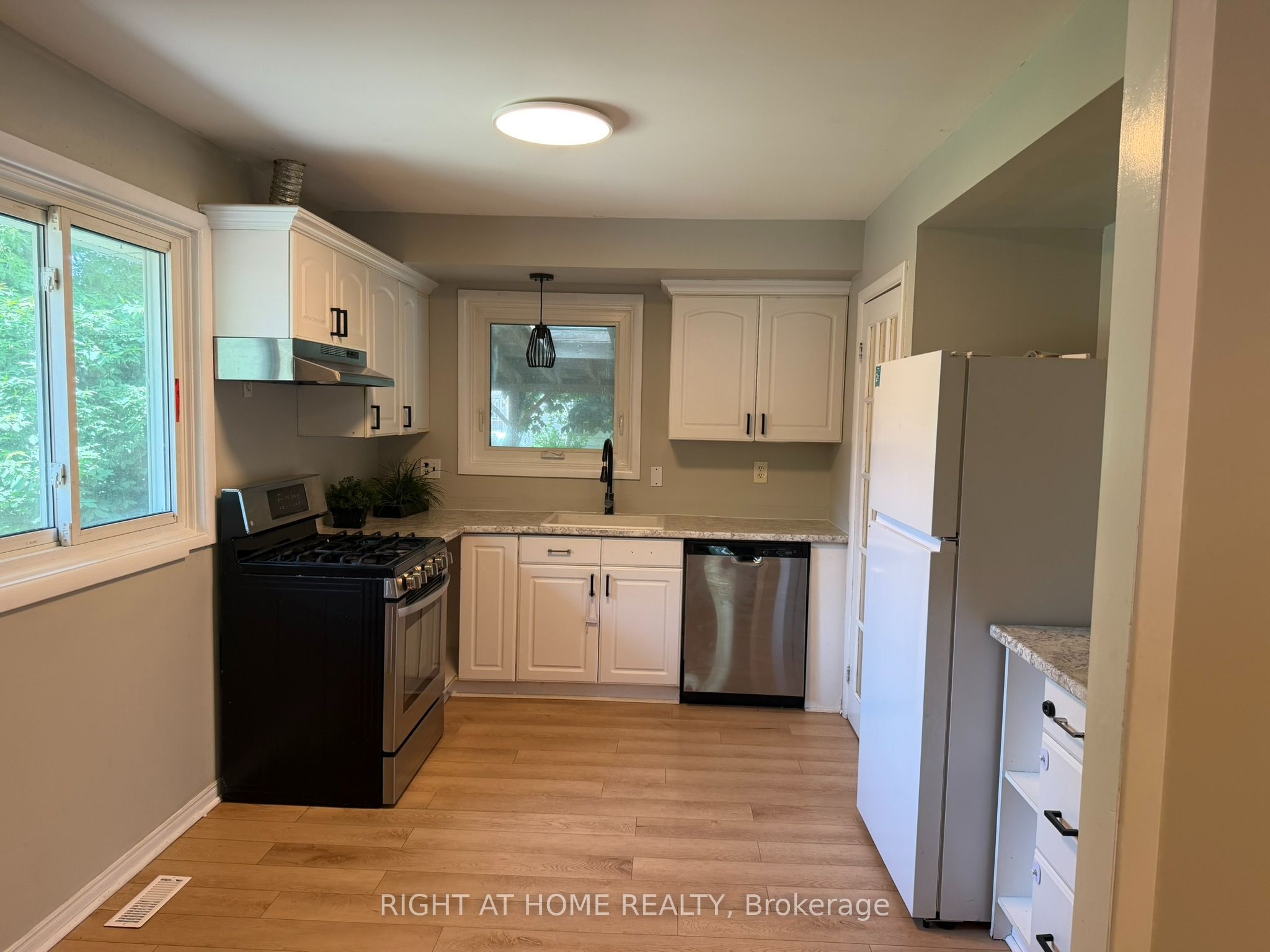 42 Oneida Road Property Photo 5