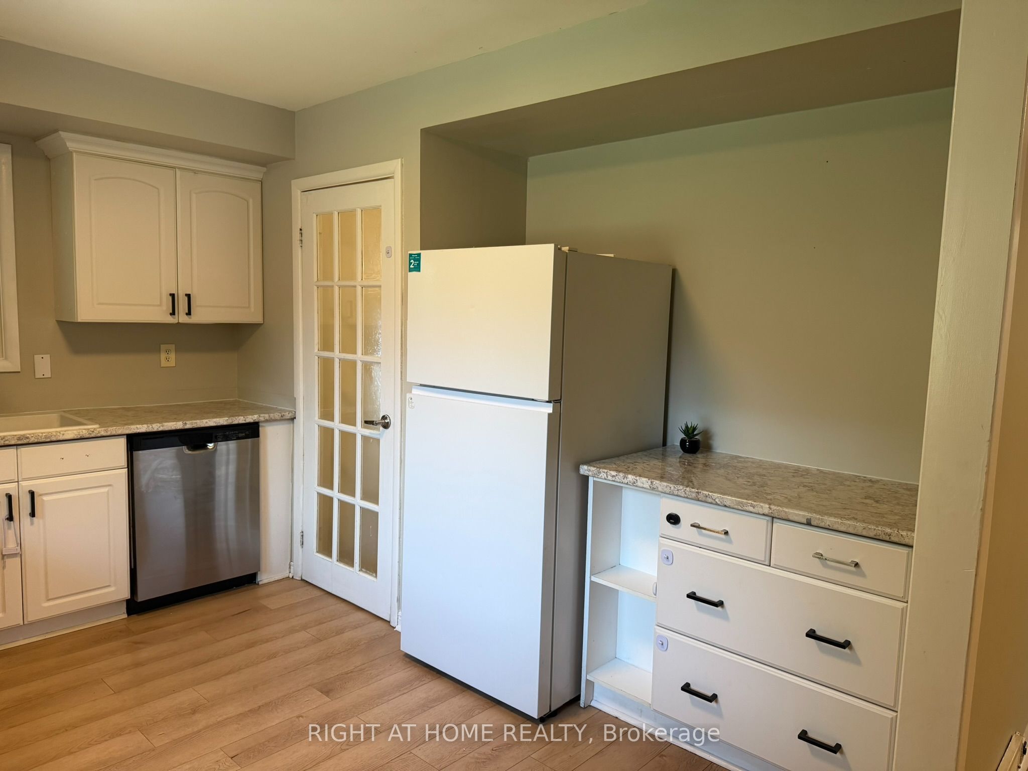 42 Oneida Road Property Photo 6