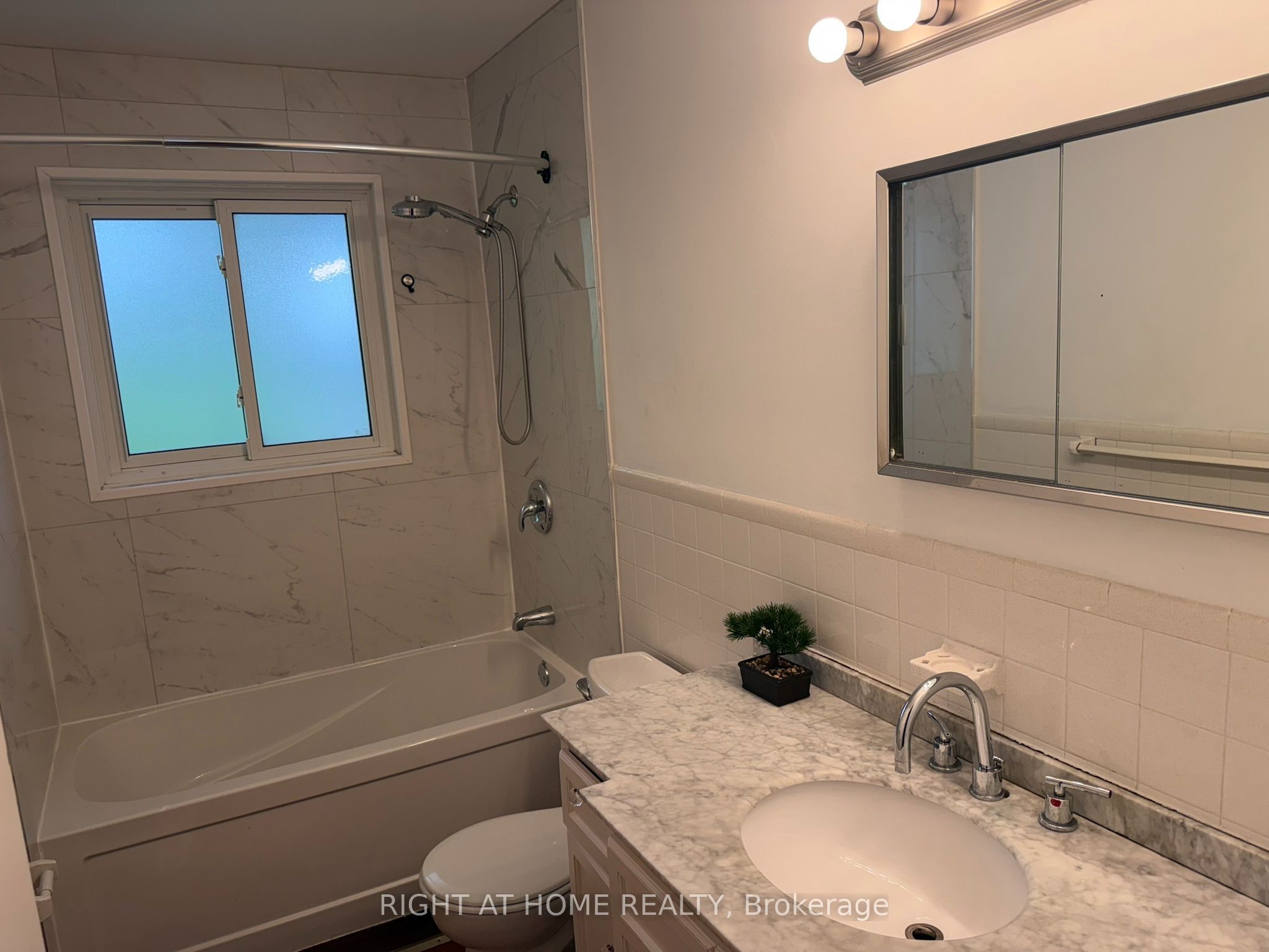 42 Oneida Road Property Photo 8