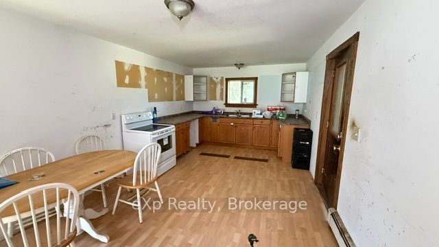 841 2 Concession Property Photo 4