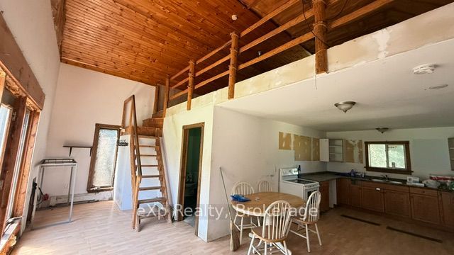841 2 Concession Property Photo 6