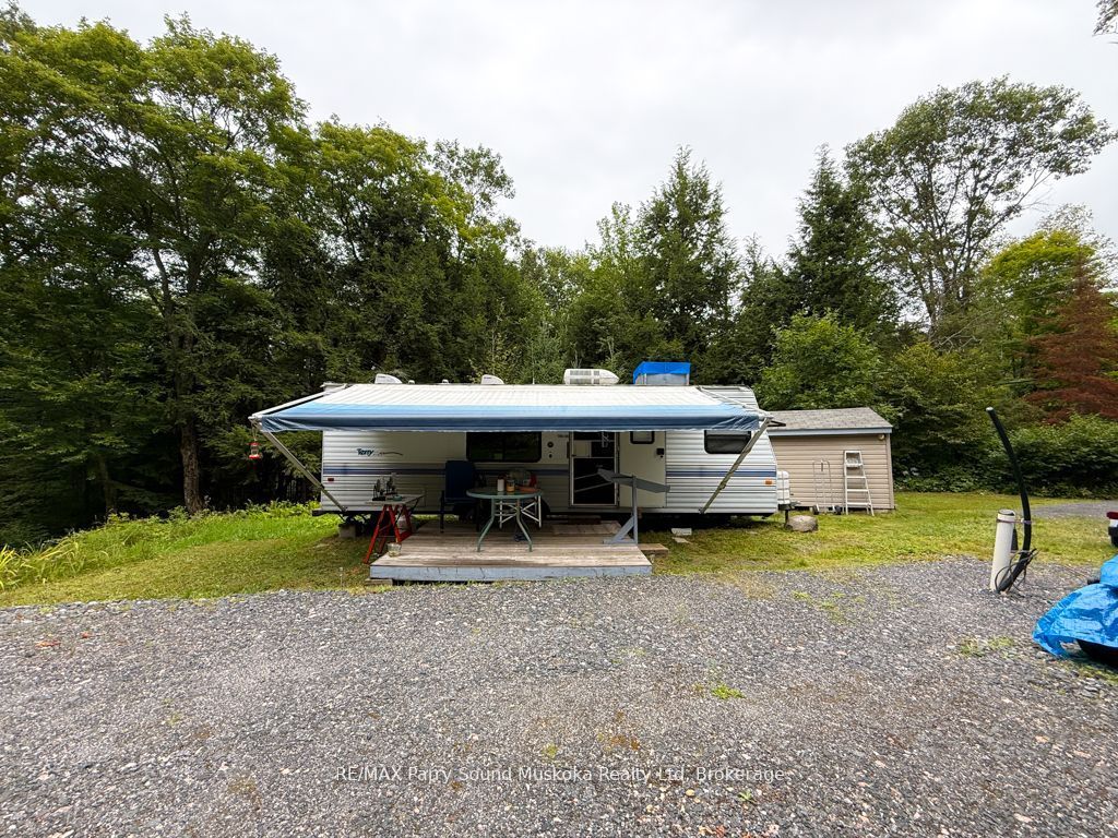 335 Centre Road Property Photo 1