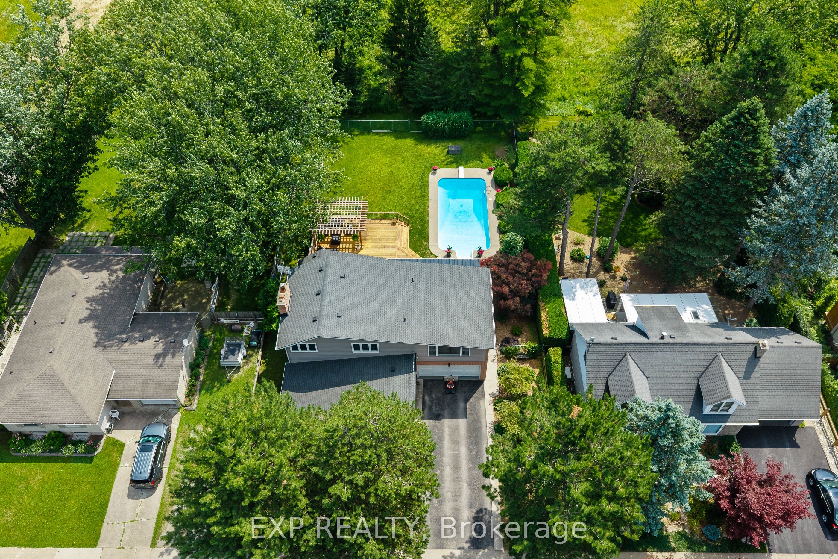 9 Stella Street Property Photo 3