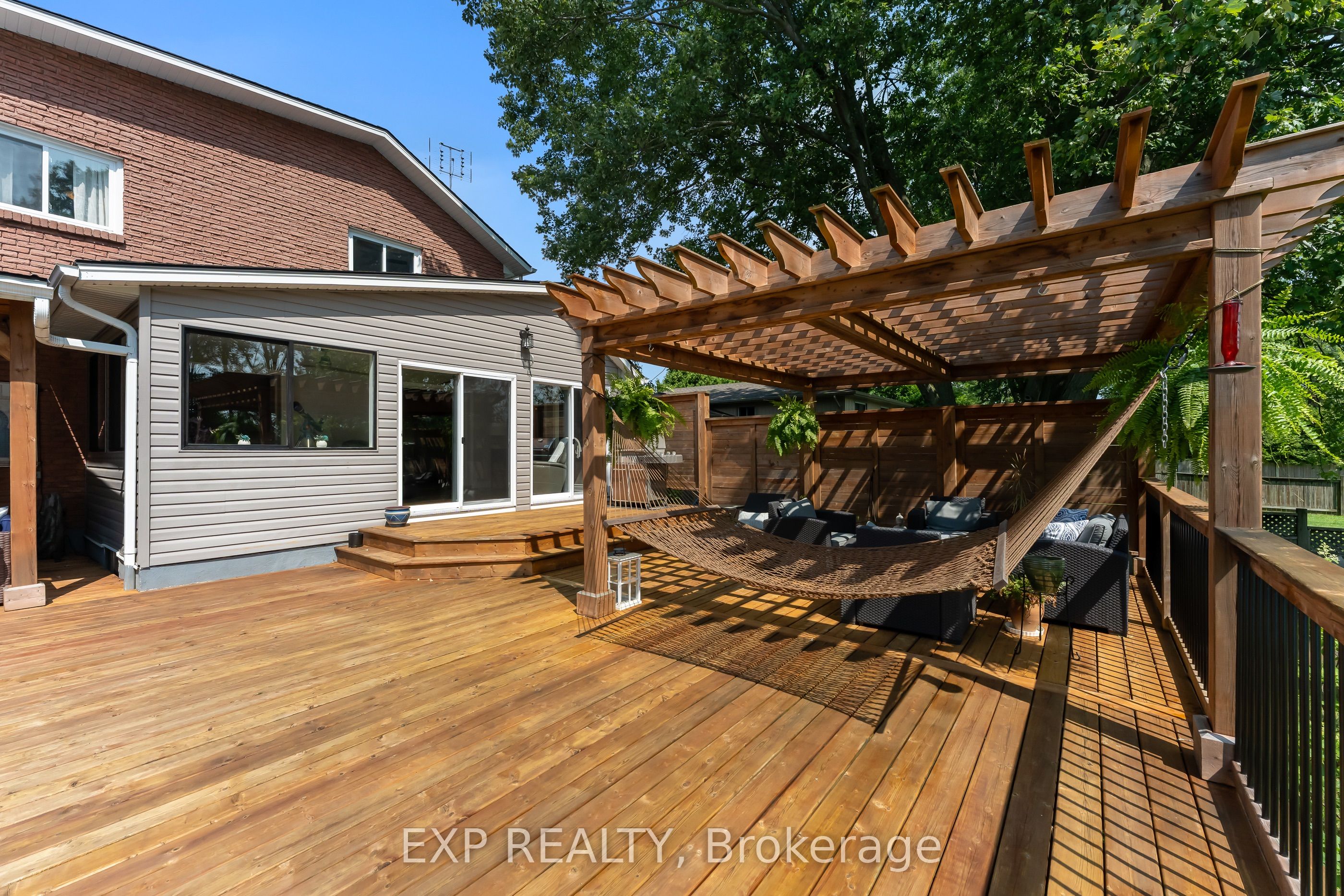 9 Stella Street Property Photo 32