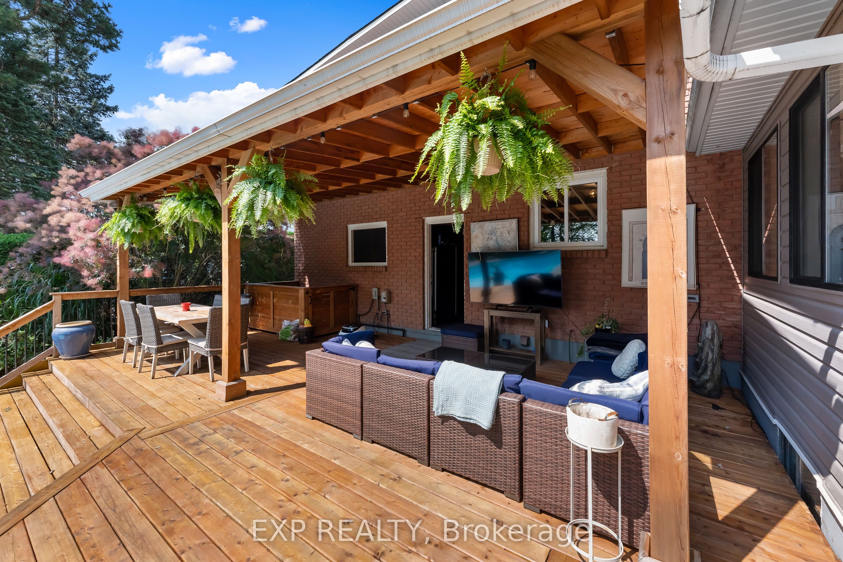 9 Stella Street Property Photo 35