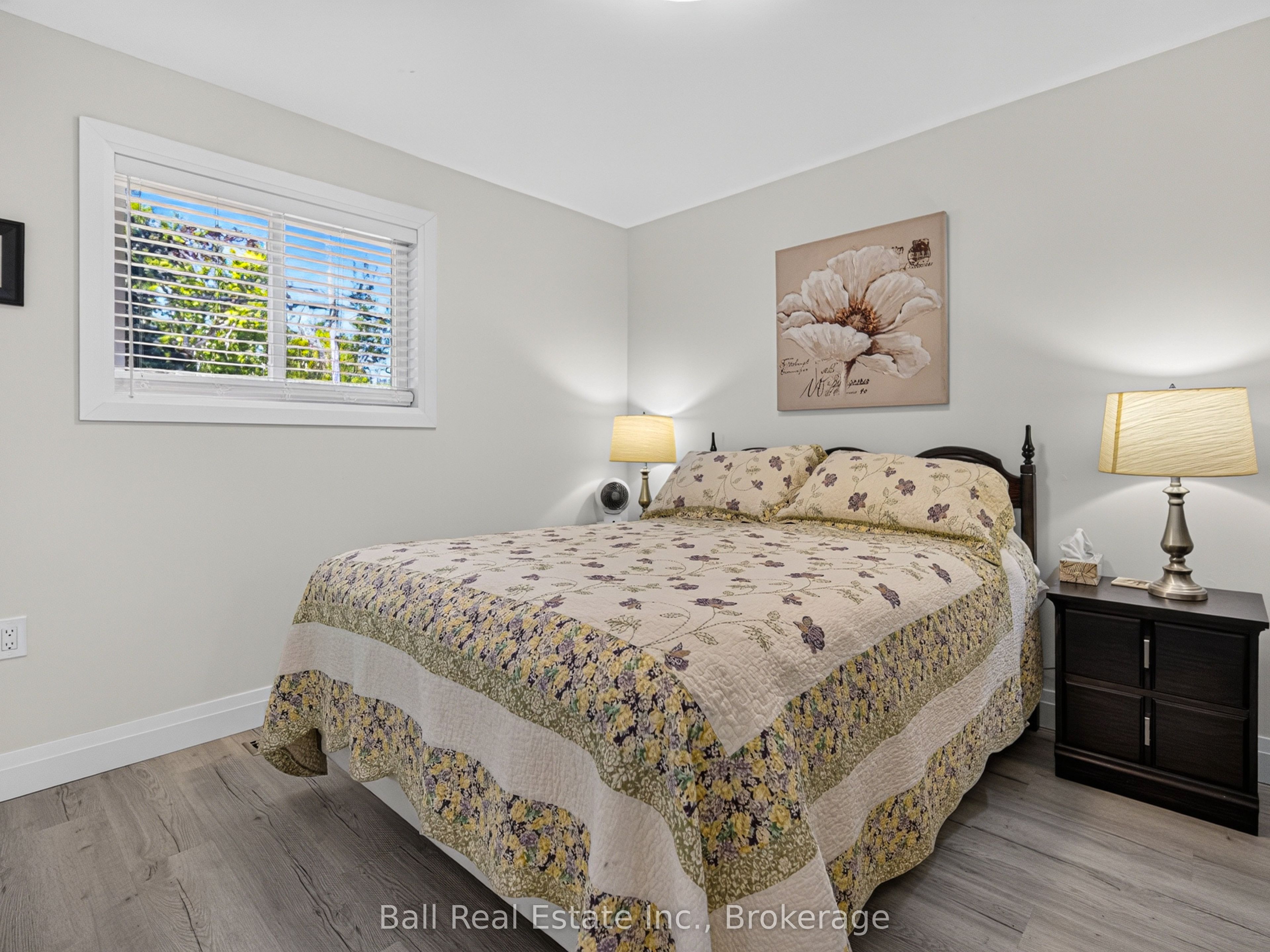 6 Ermatinger Street Property Photo 23