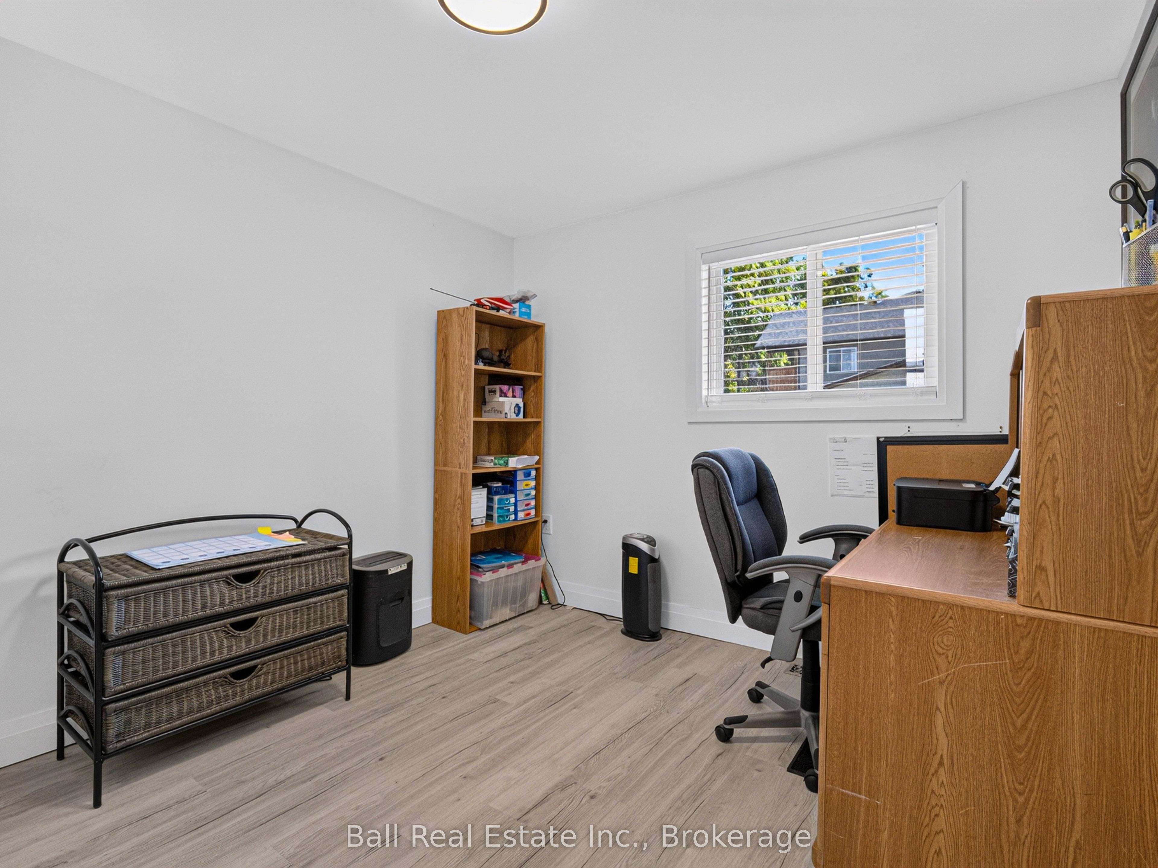 6 Ermatinger Street Property Photo 25