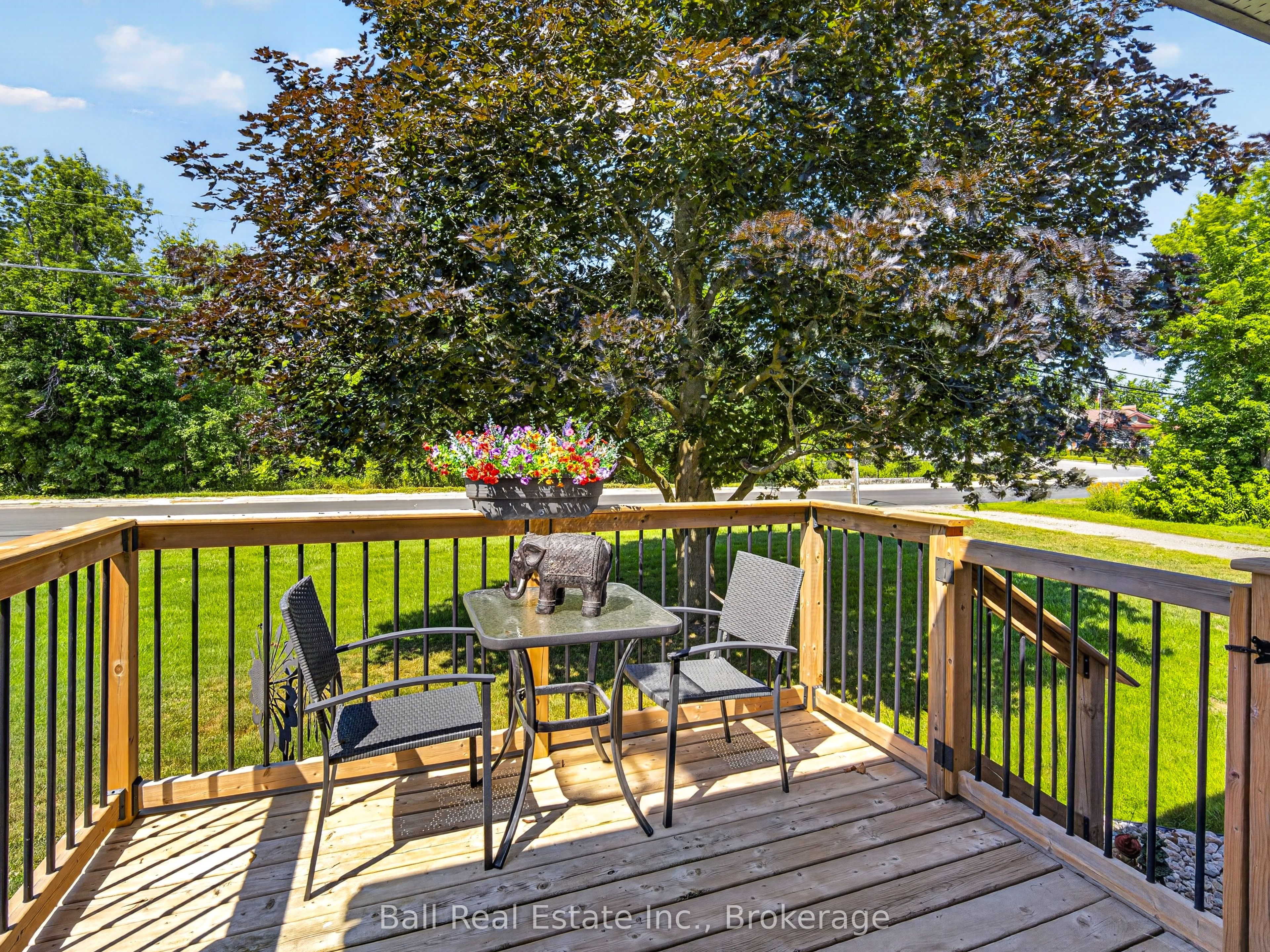 6 Ermatinger Street Property Photo 29