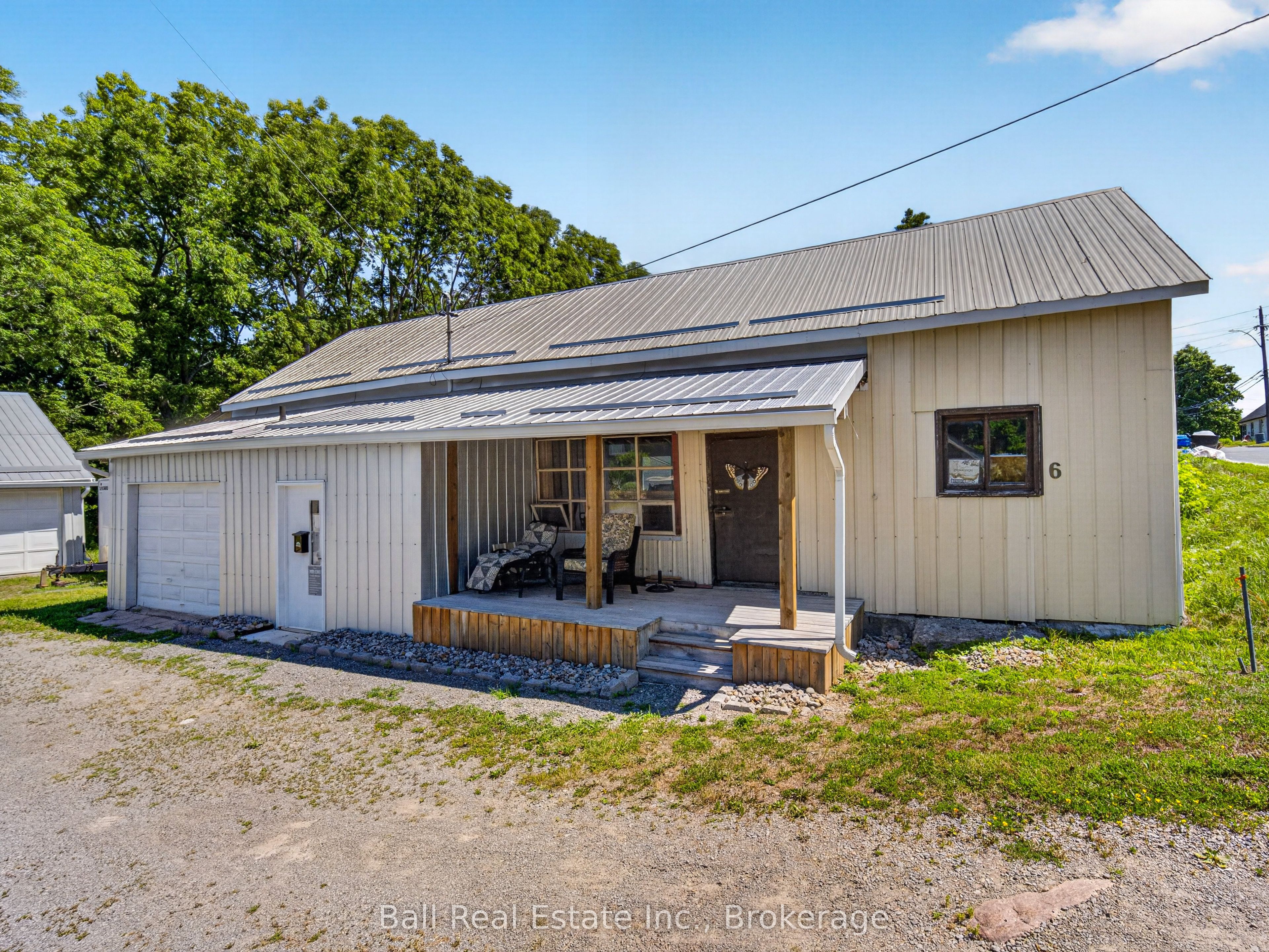6 Ermatinger Street Property Photo 33