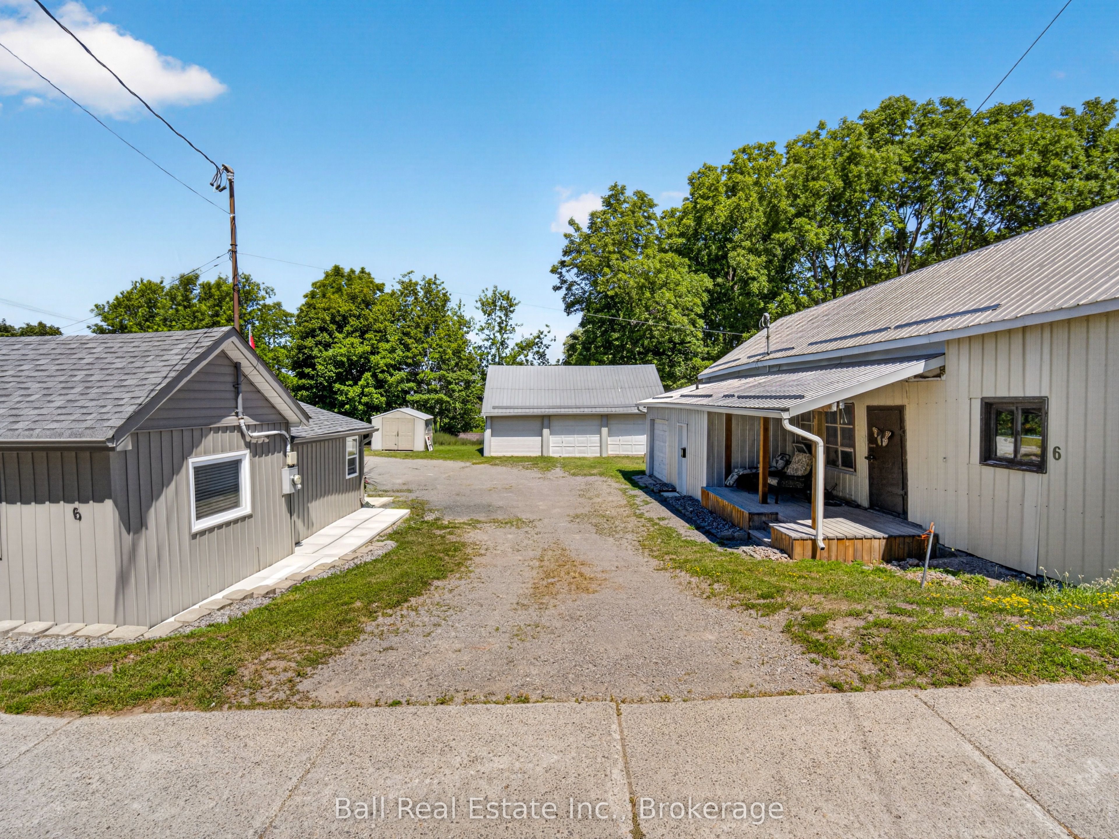 6 Ermatinger Street Property Photo 41