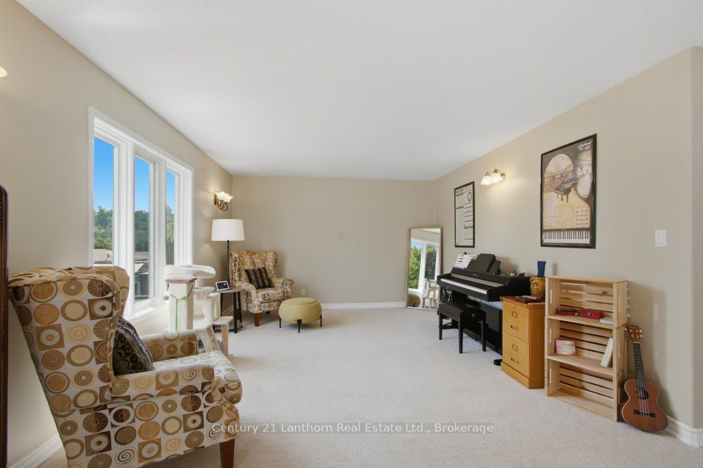 17 Mayhew Drive Property Photo 10