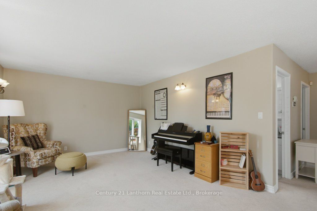 17 Mayhew Drive Property Photo 12