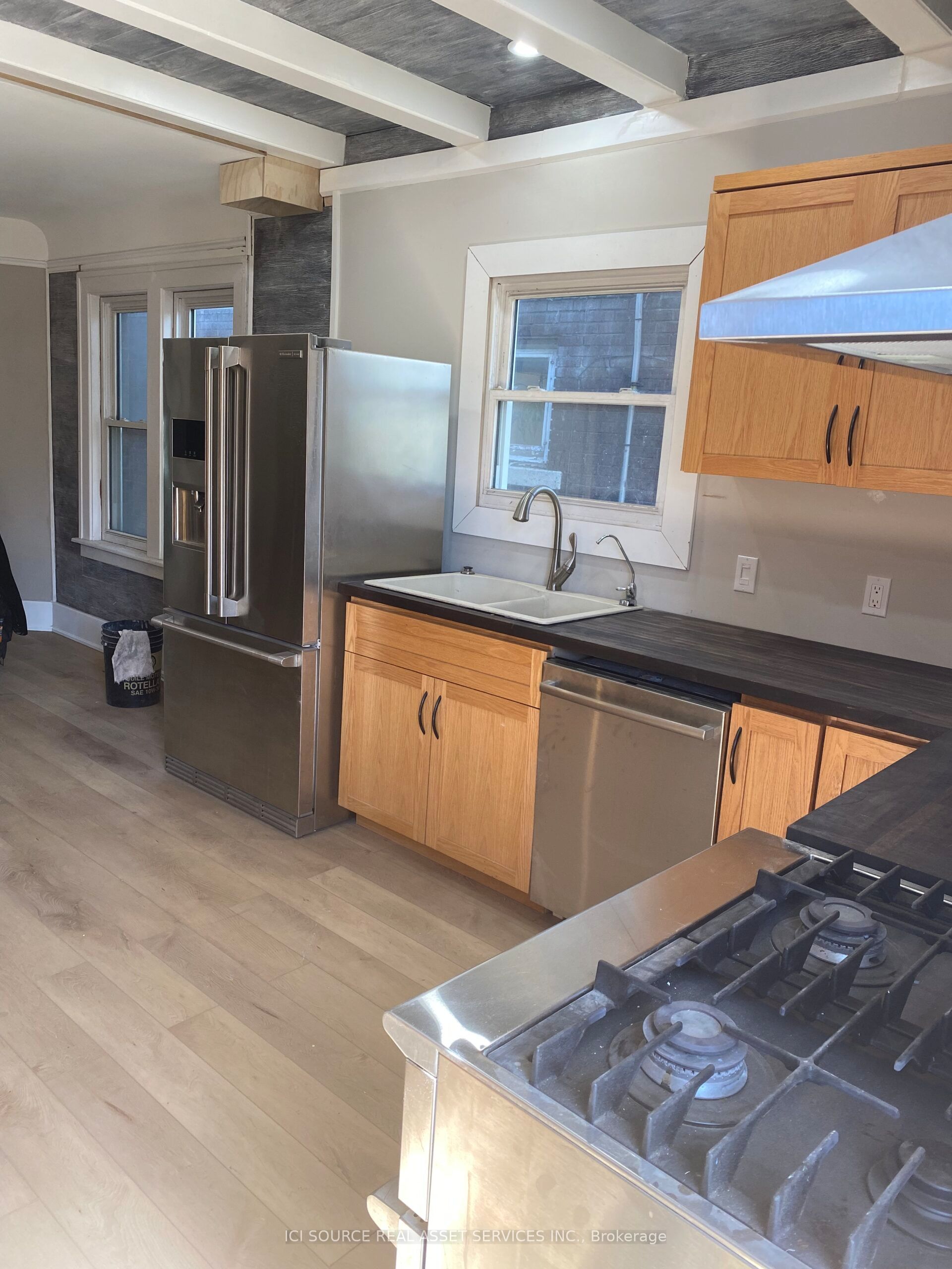 825 Raymo Road Property Photo 4