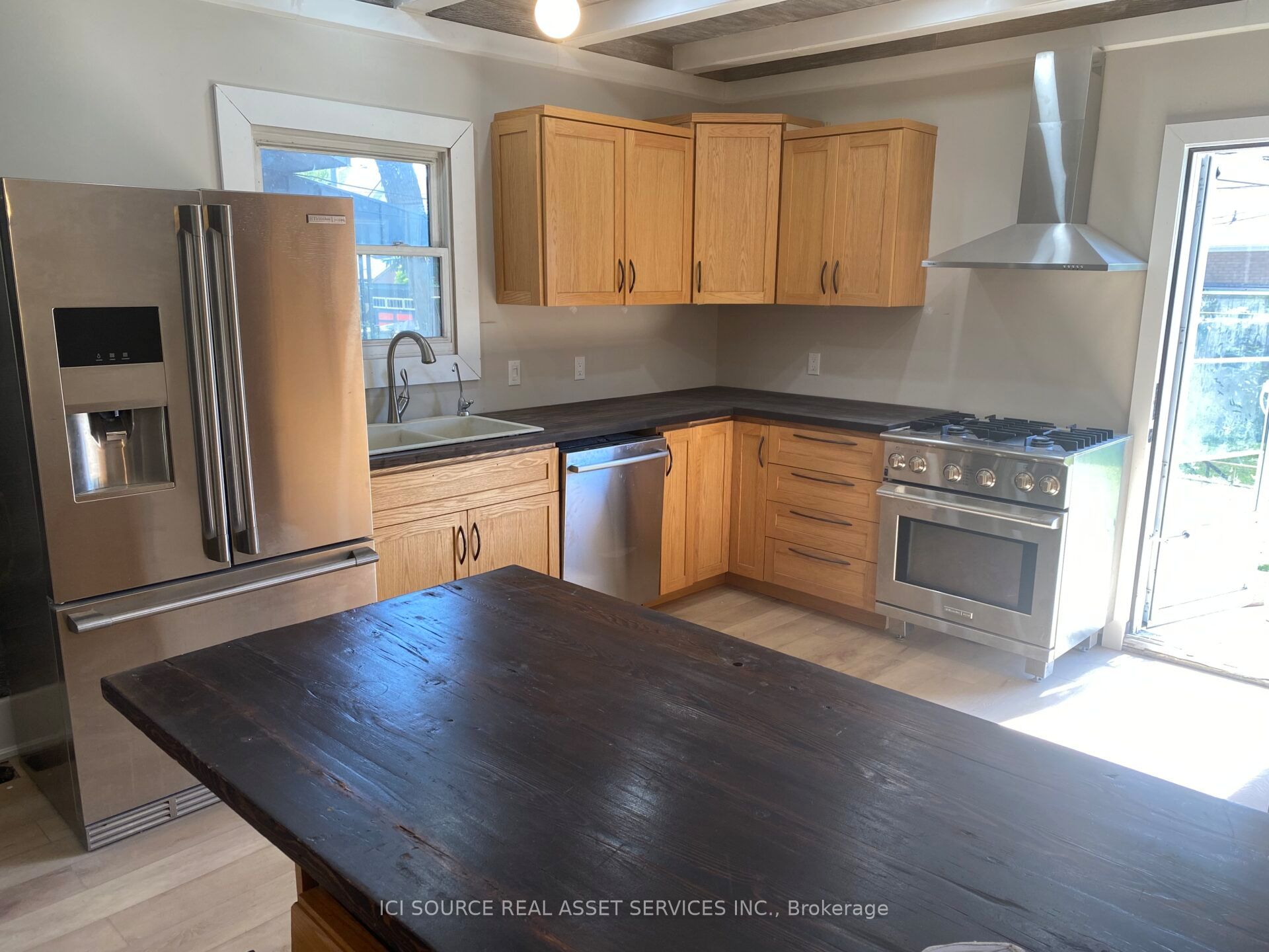 825 Raymo Road Property Photo 5