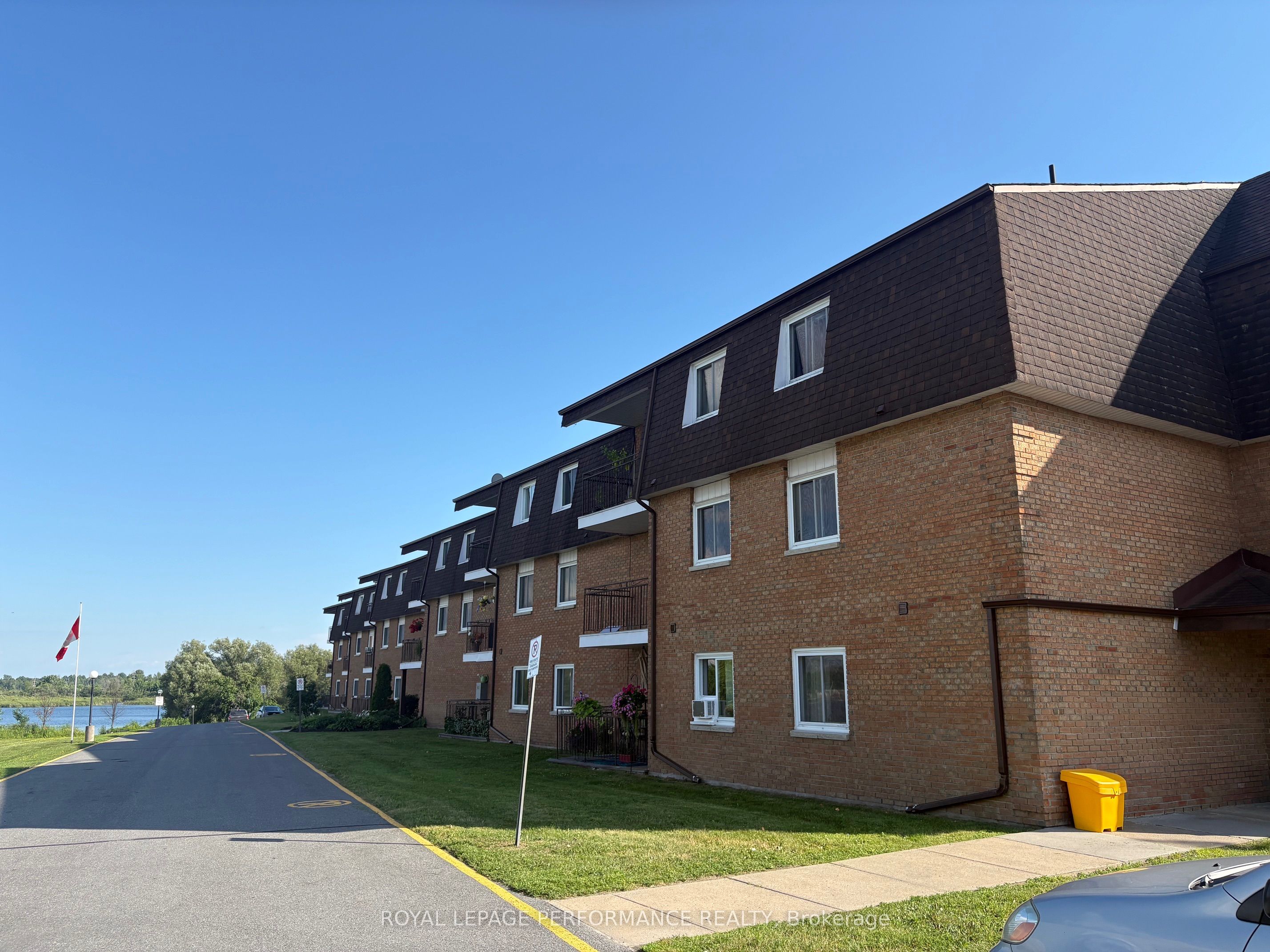220 Kenyon Street W 209 Property Photo 1