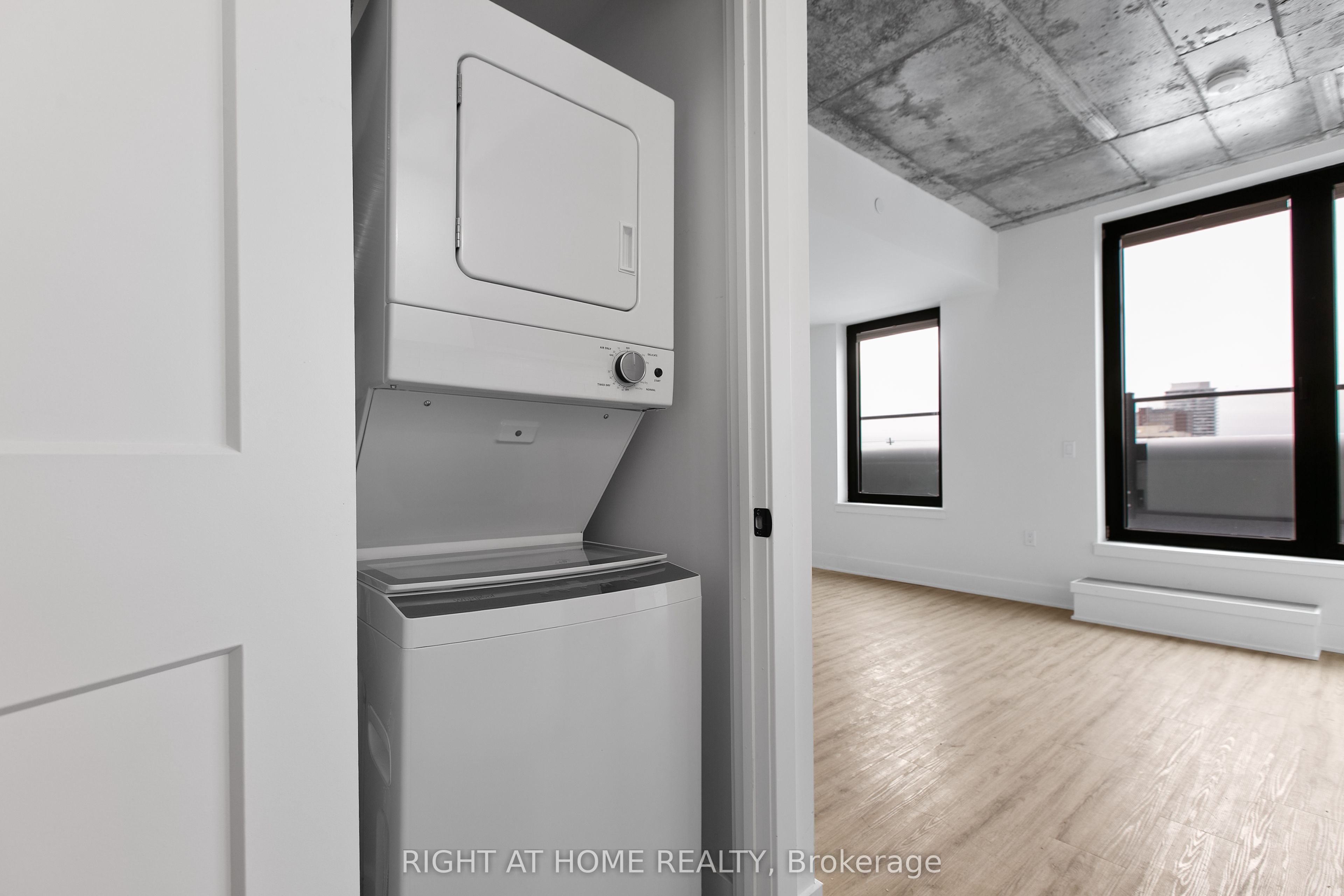 377 Winona Avenue 502 Property Photo 5