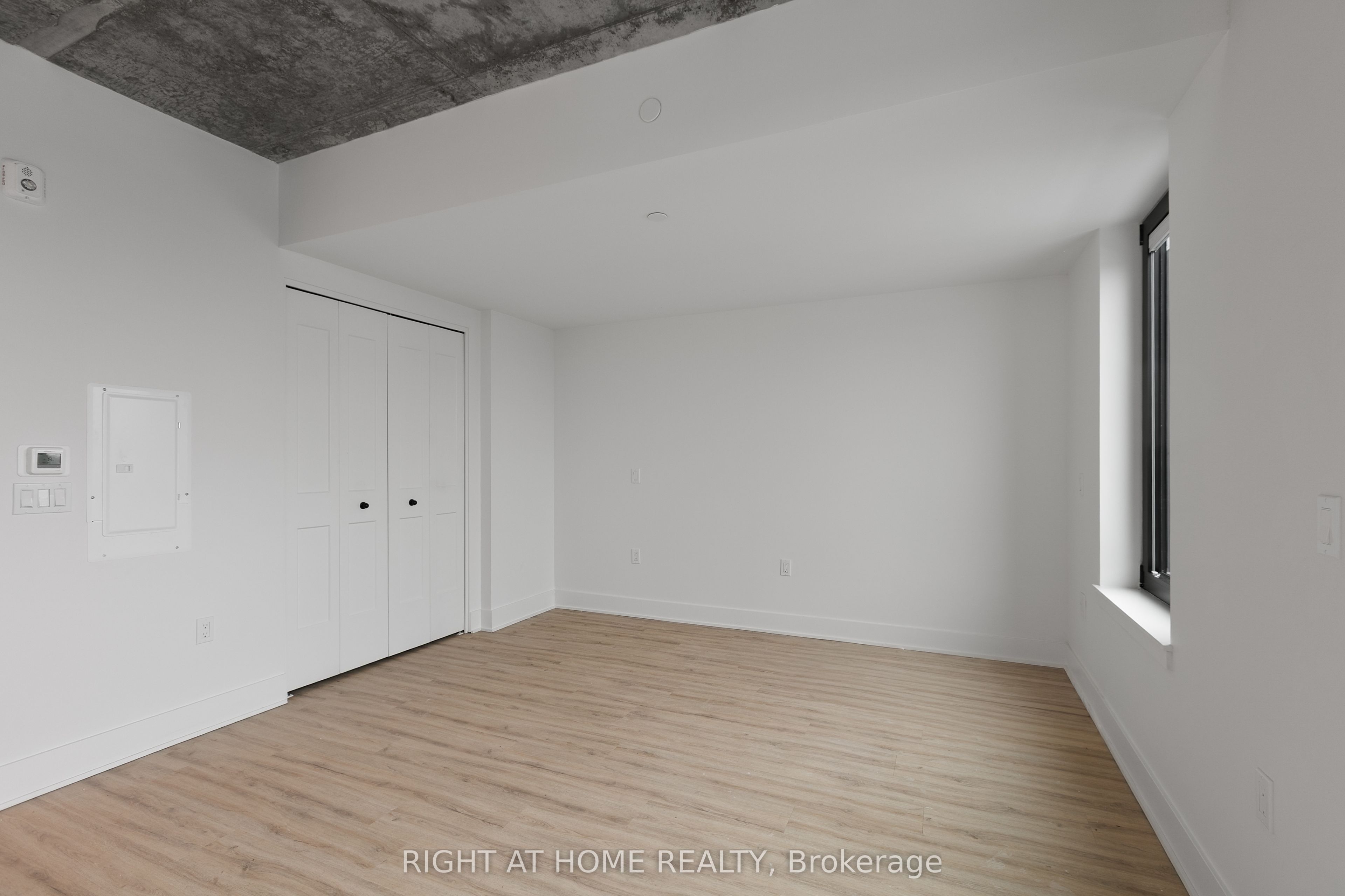 377 Winona Avenue 502 Property Photo 10