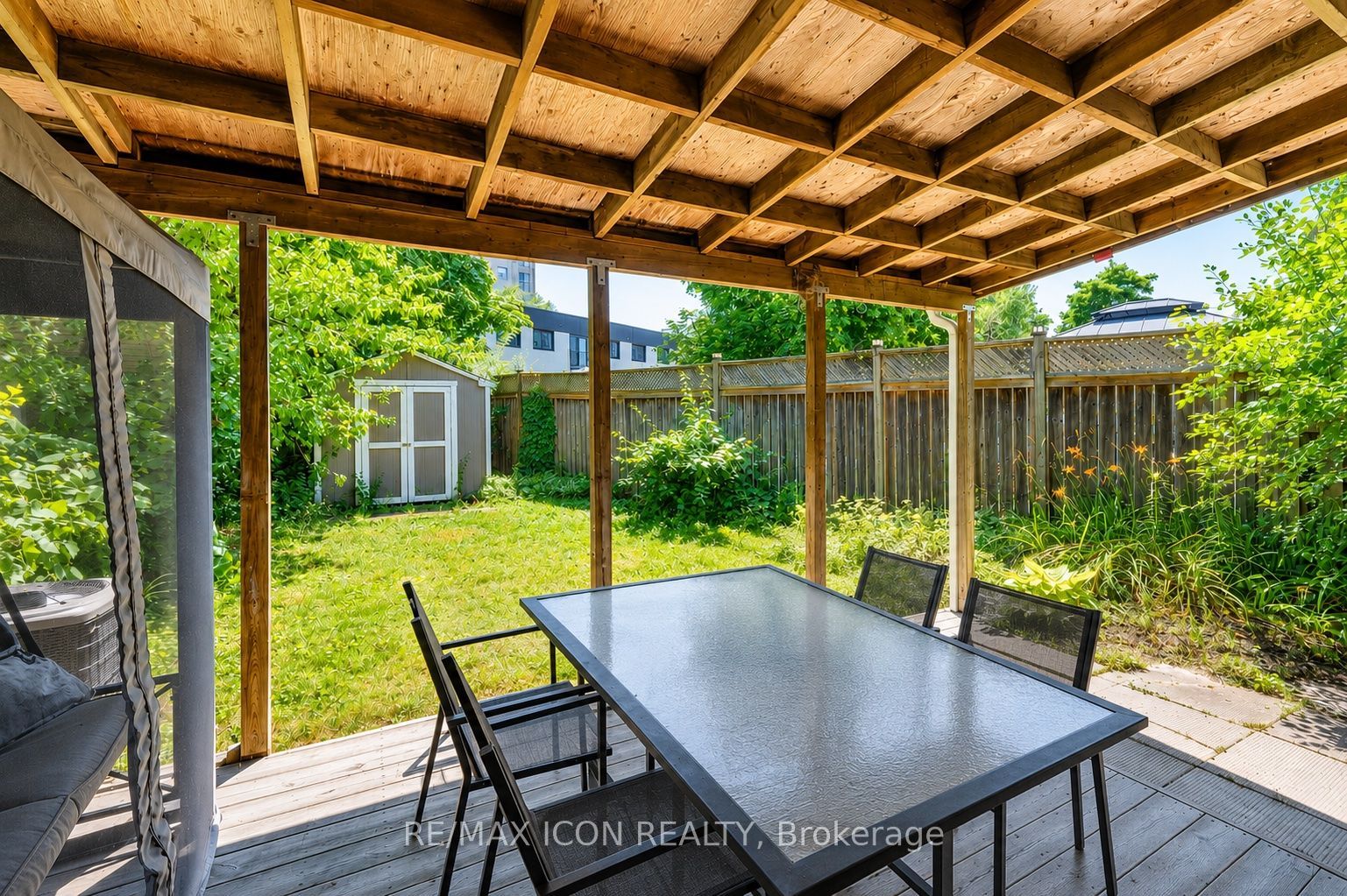 165 Selkirk Drive Property Photo 11