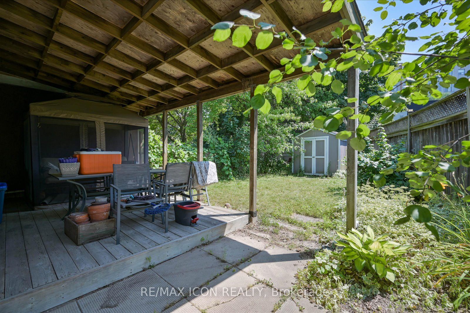 165 Selkirk Drive Property Photo 12