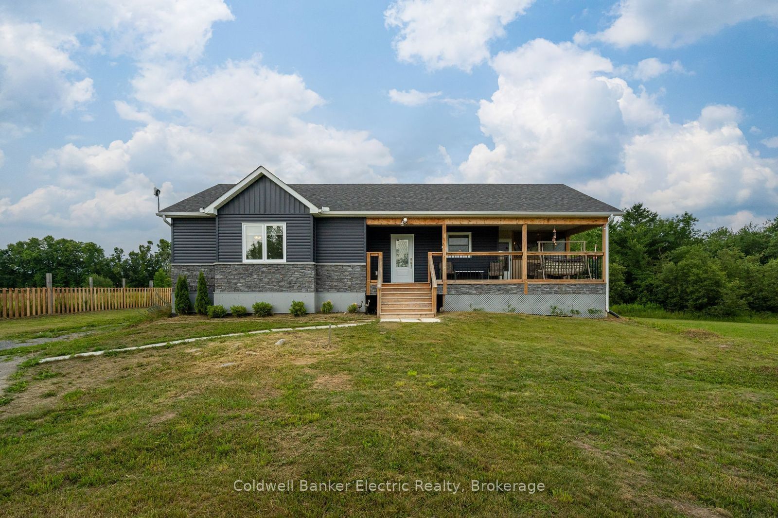 548 Tiffen Road Property Photo 1