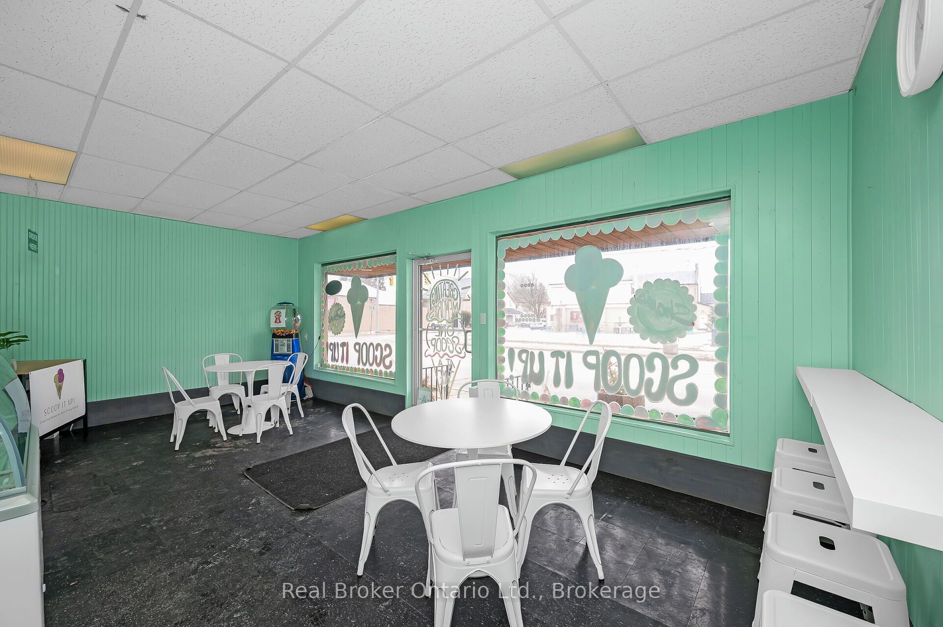 122 King Street Property Photo 6