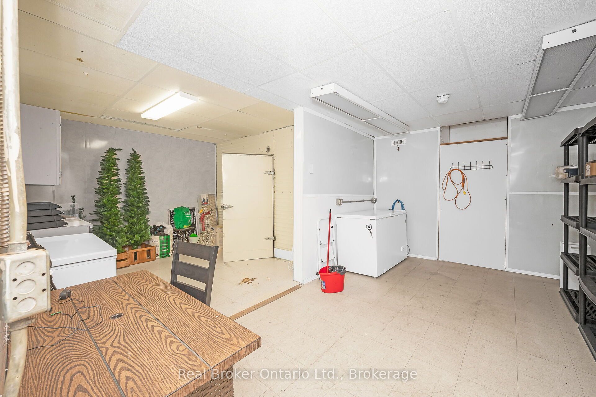 122 King Street Property Photo 11