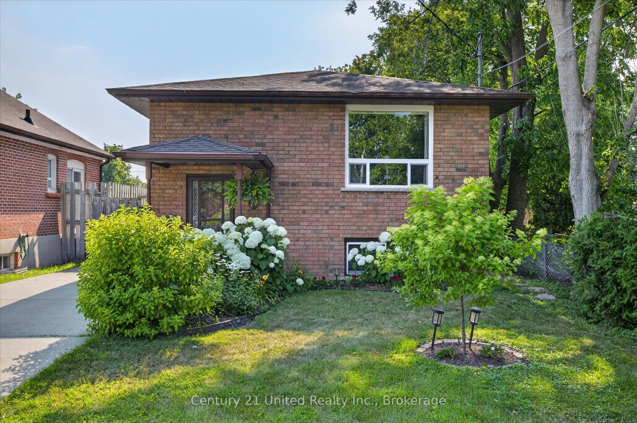 71 Pine Street Property Photo 2