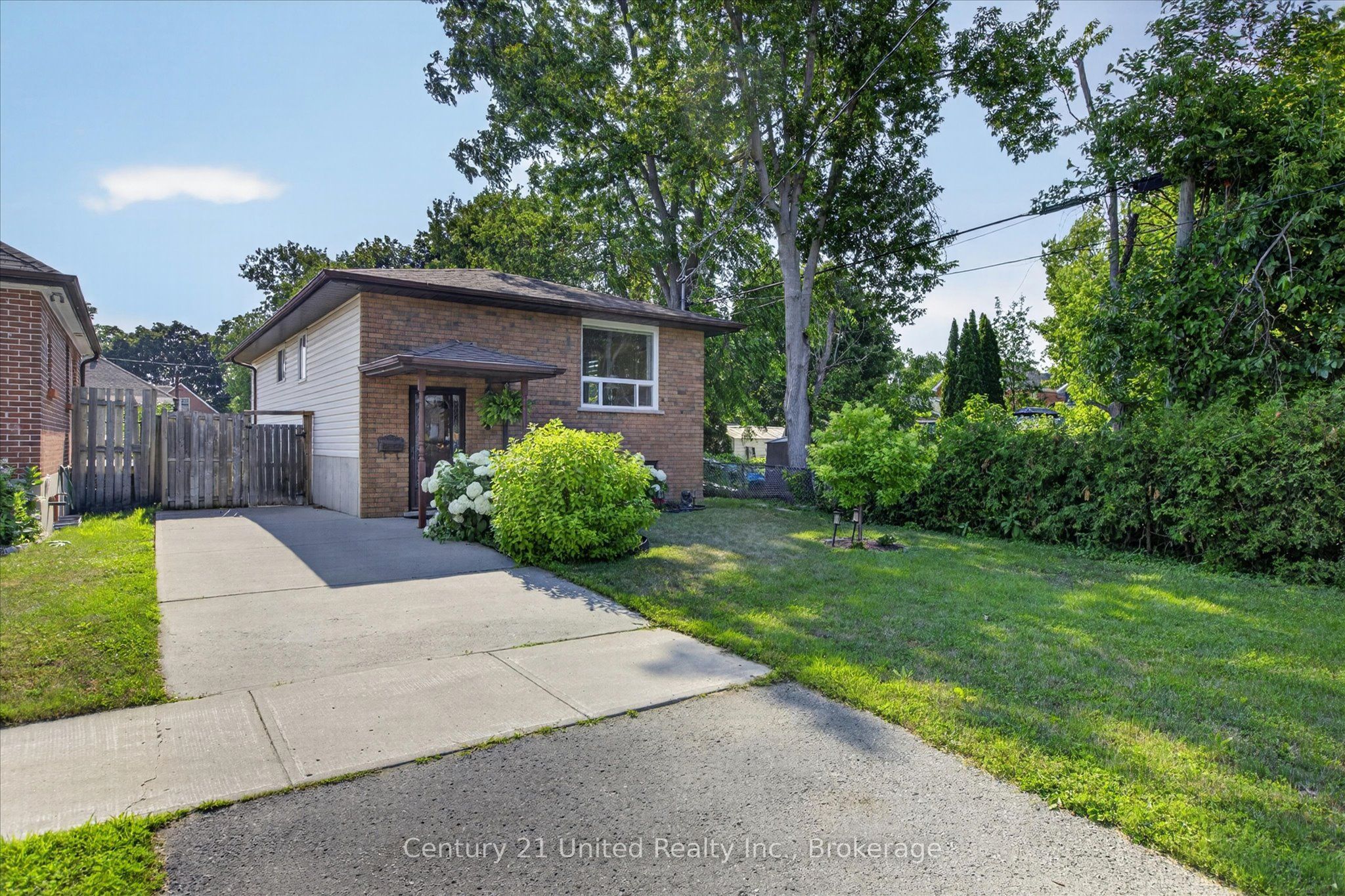 71 Pine Street Property Photo 4