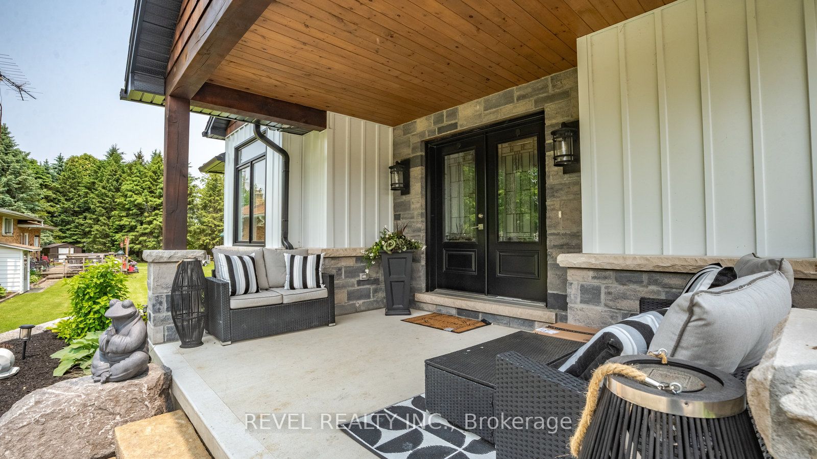 6 Kings Lane Property Photo 6