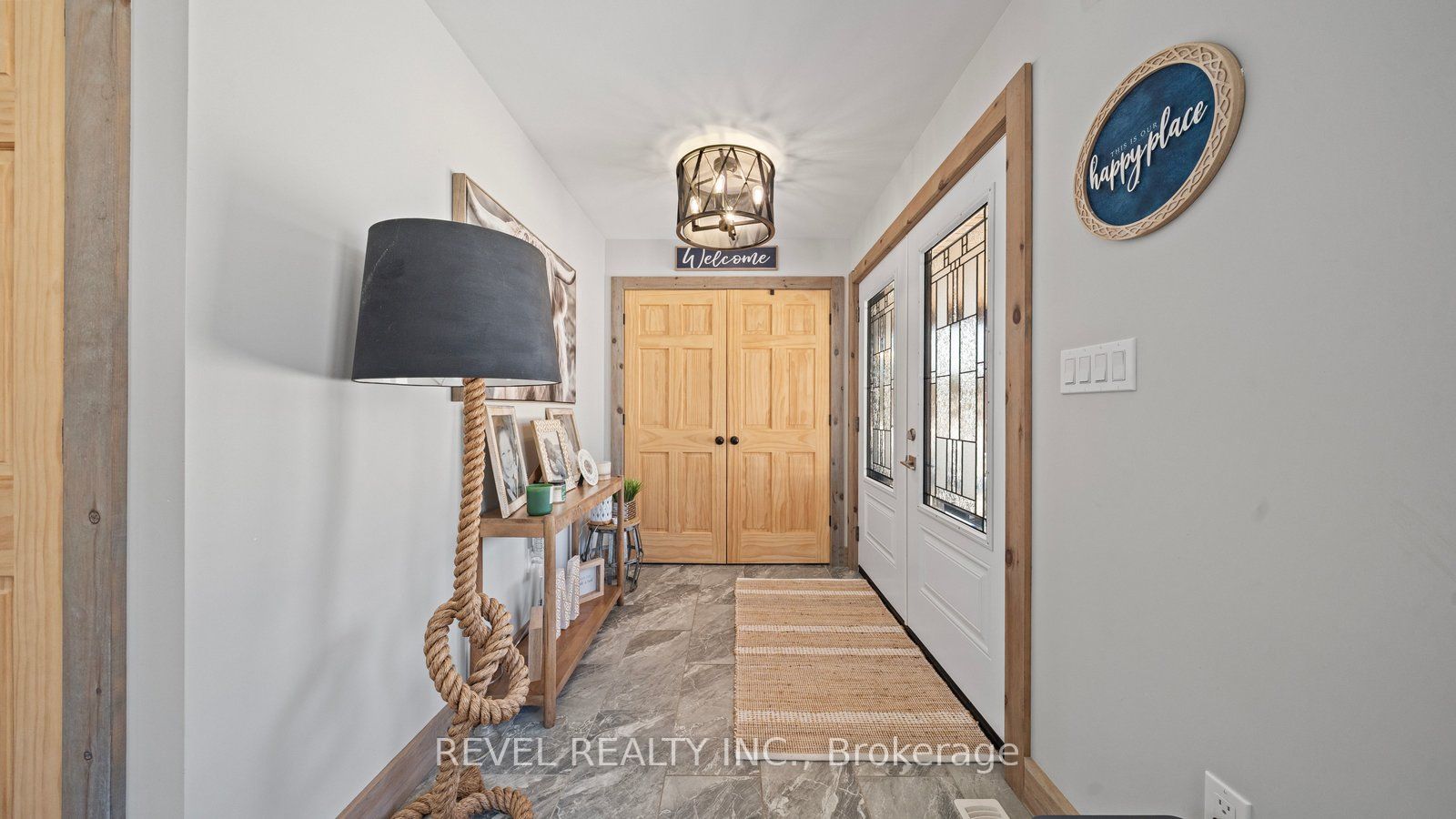 6 Kings Lane Property Photo 8