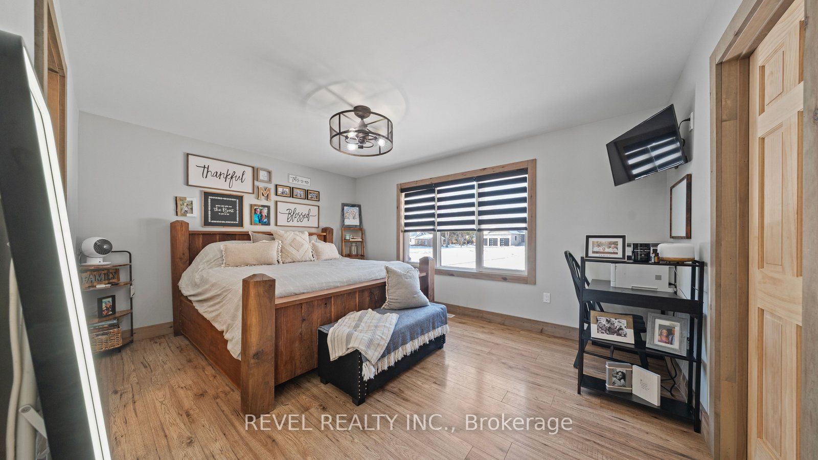 6 Kings Lane Property Photo 18