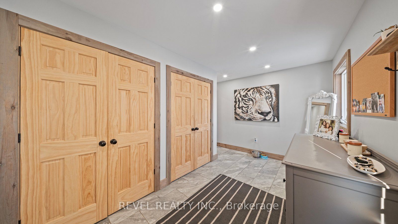 6 Kings Lane Property Photo 23