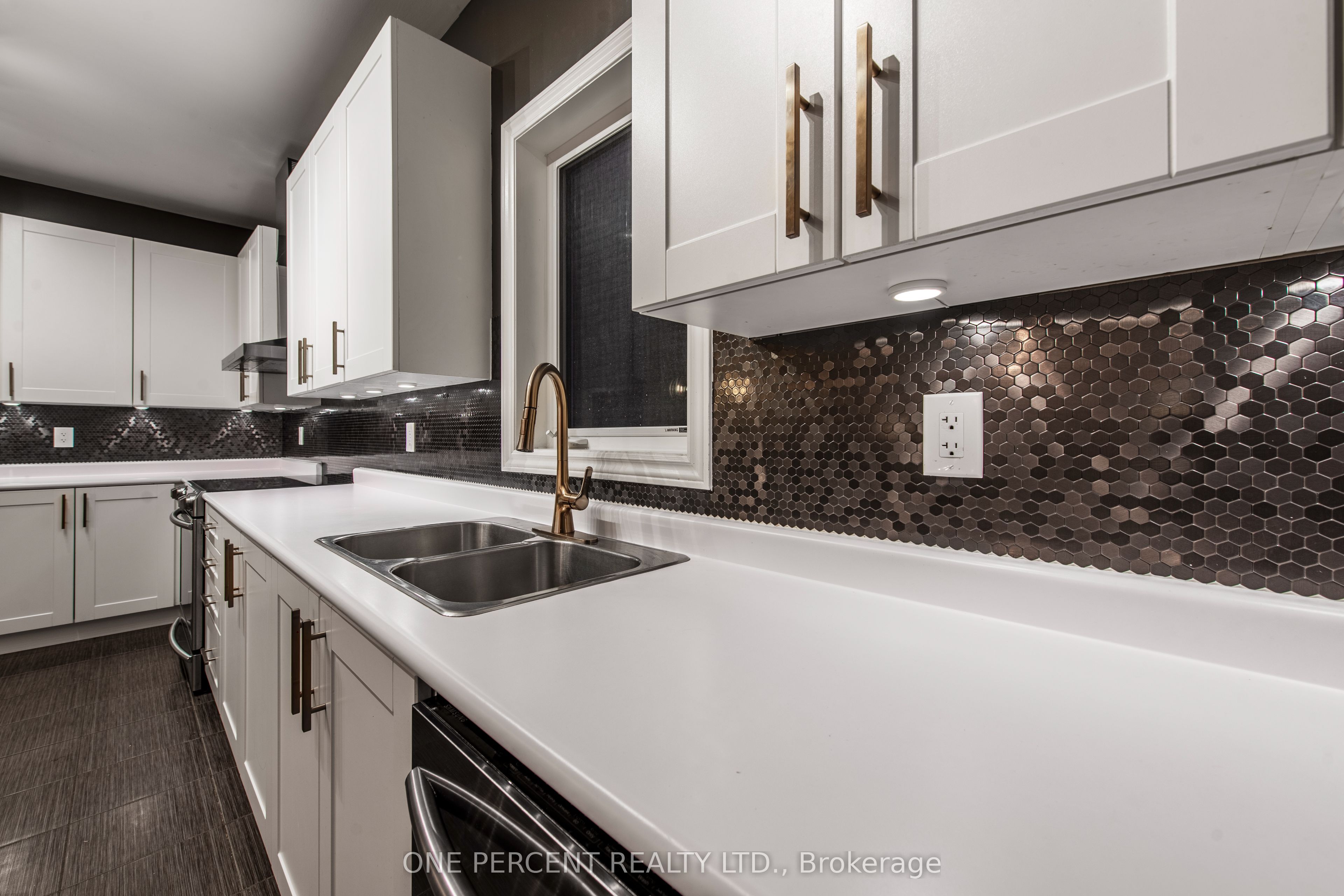 31 Courtney Street Property Photo 15