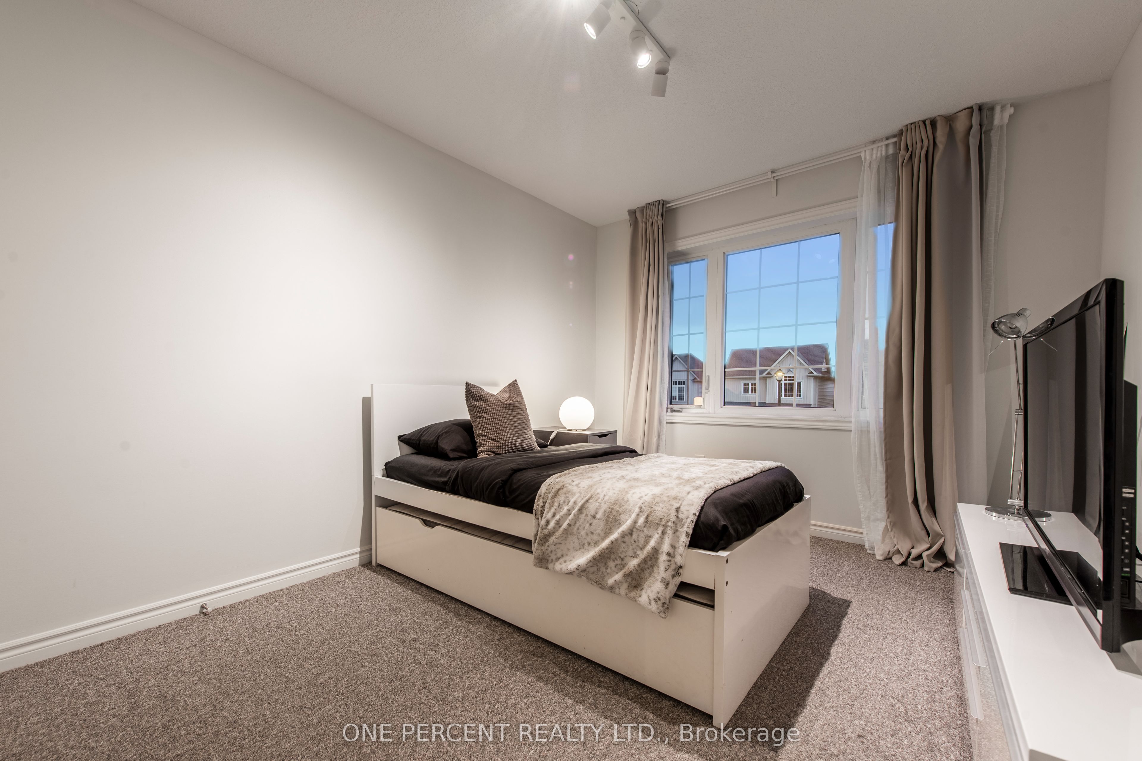 31 Courtney Street Property Photo 24