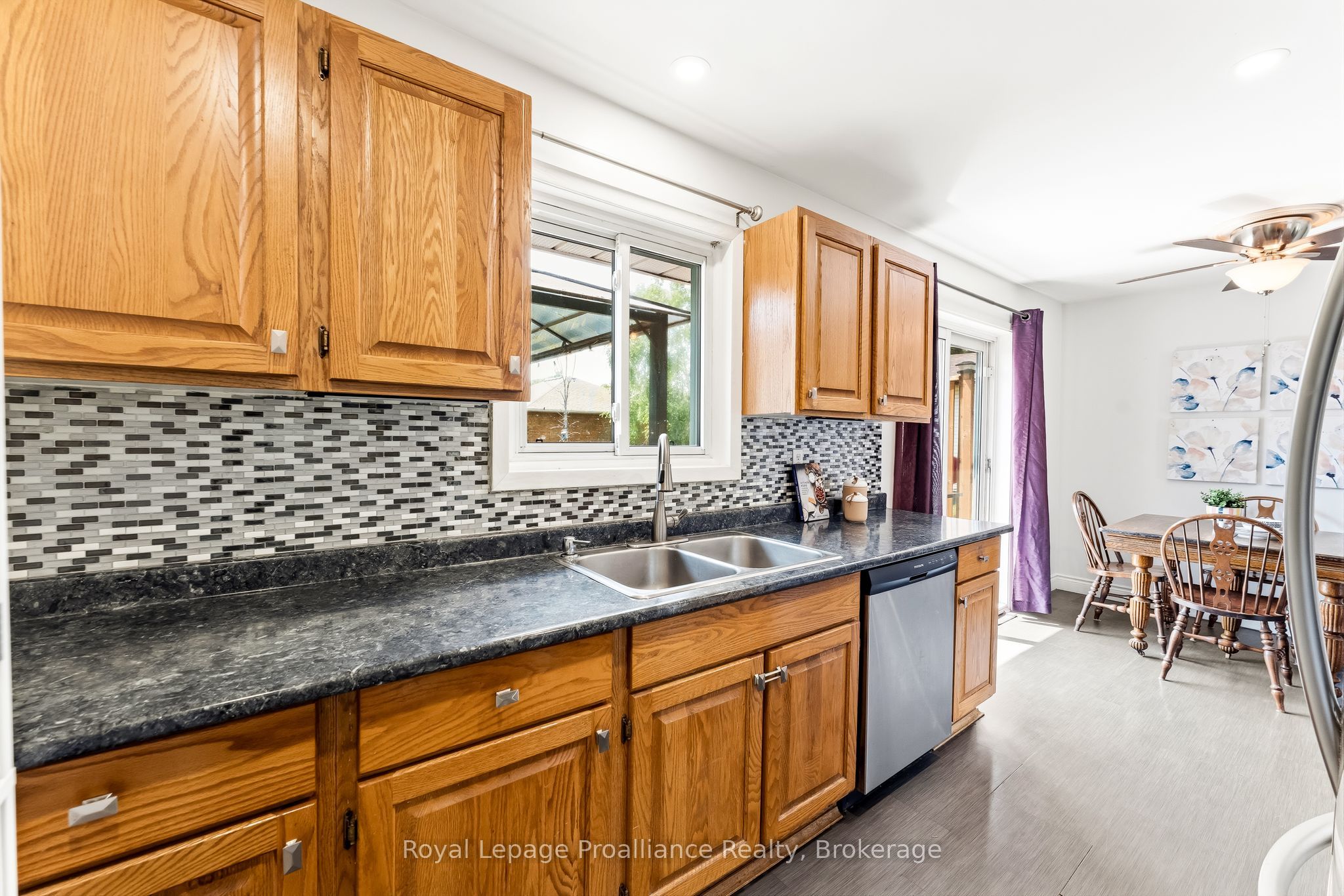 110 Ontario Street Property Photo 15