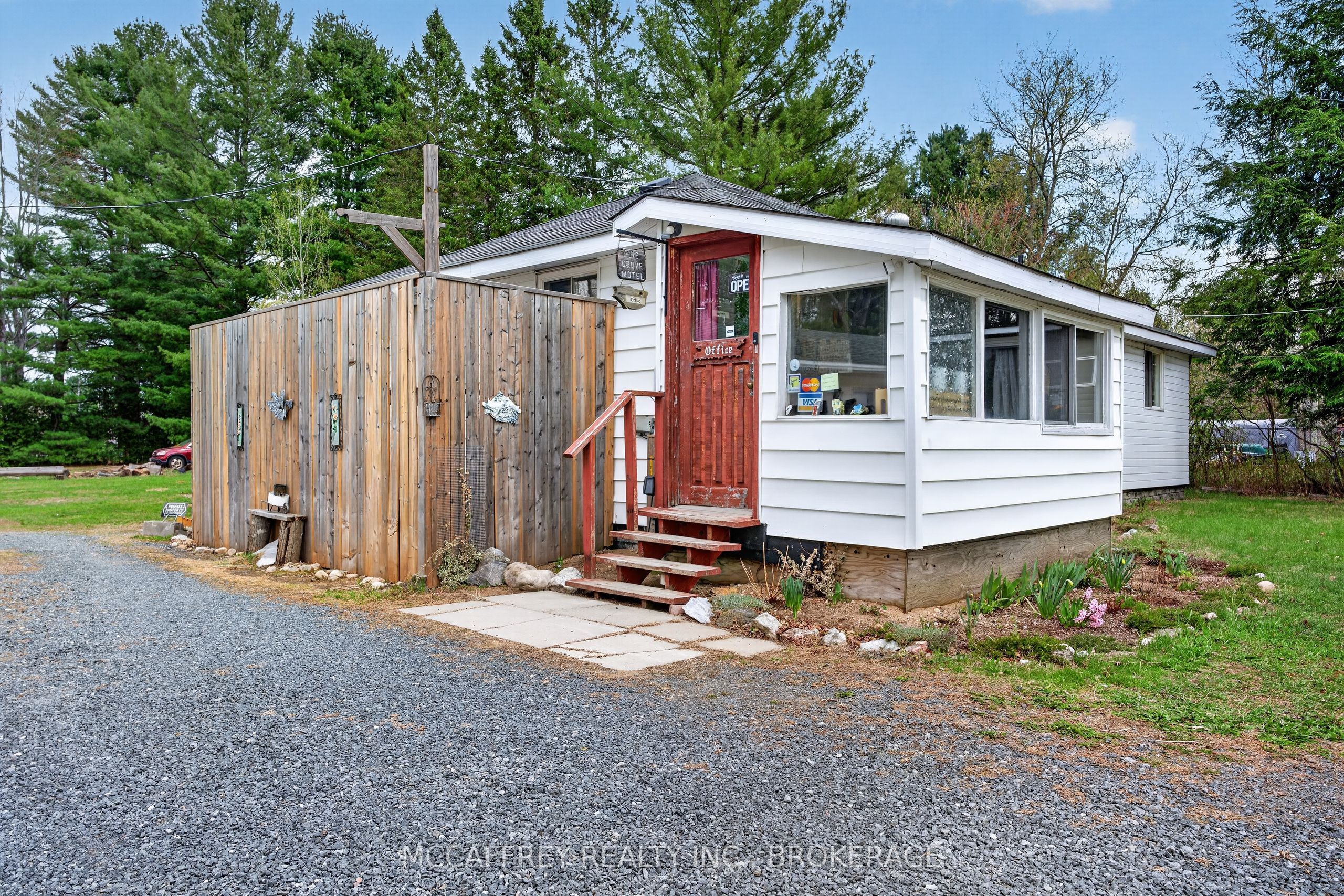 12335 Highway 41 Property Photo 3