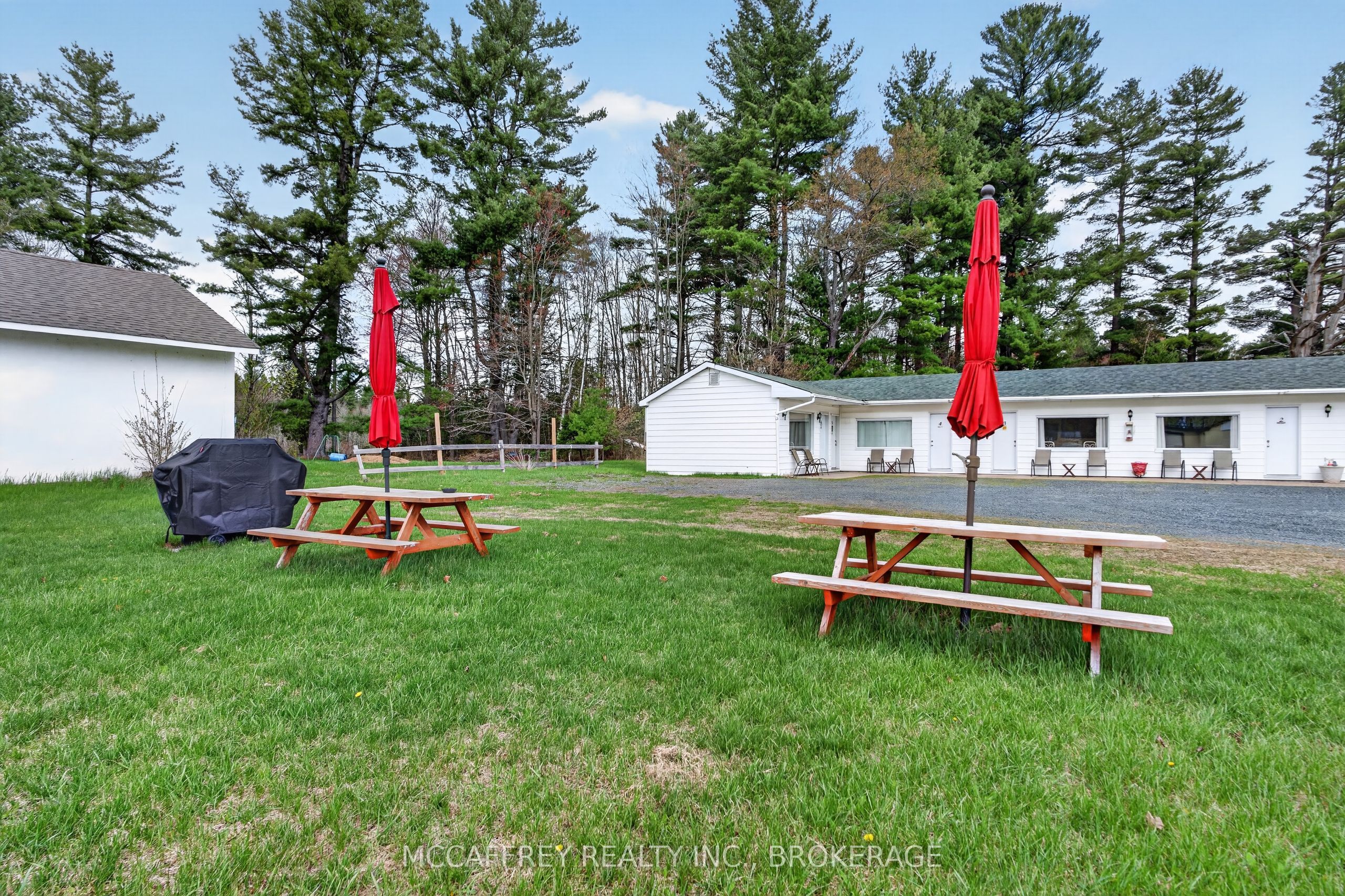 12335 Highway 41 Property Photo 32