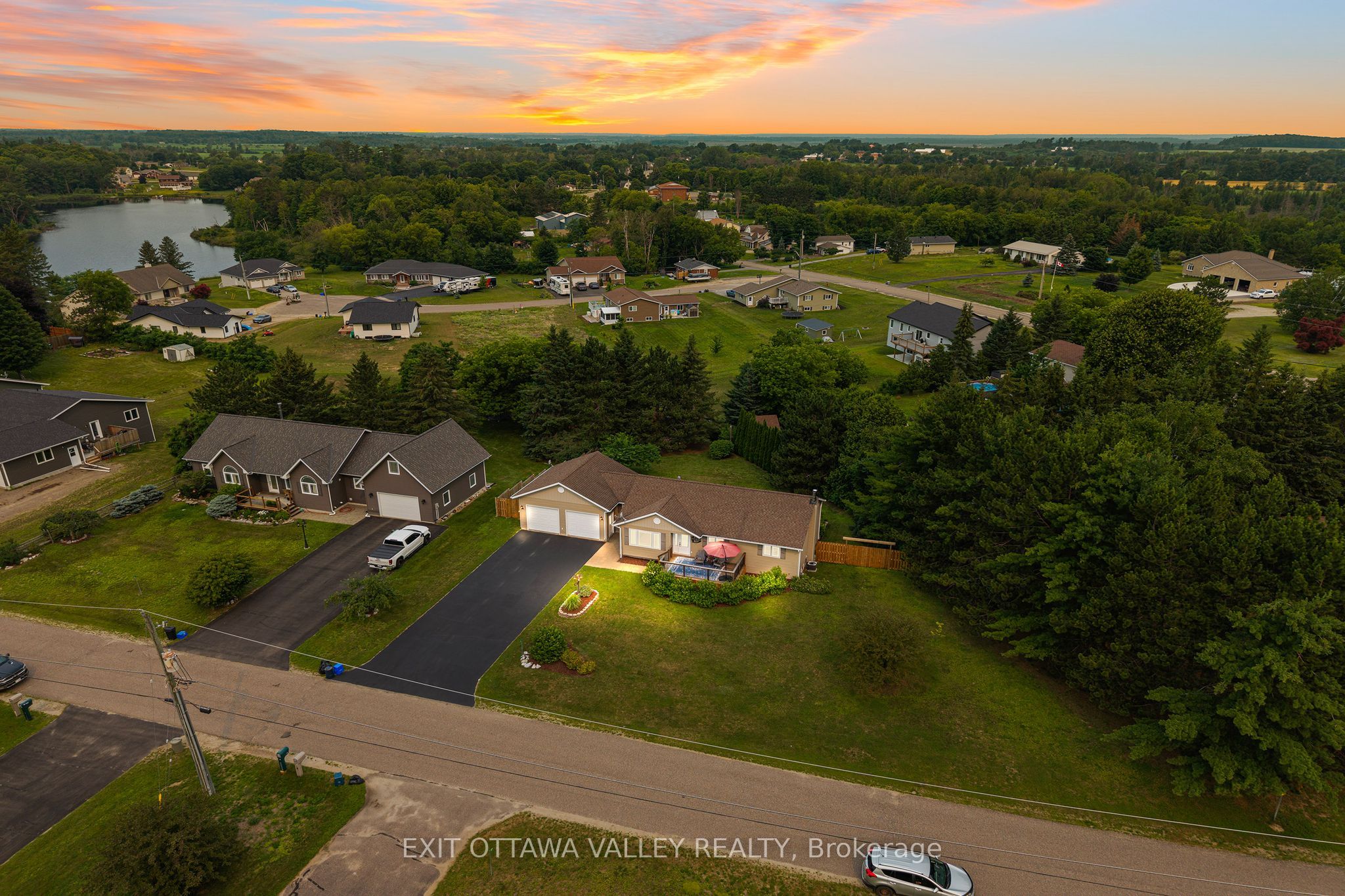 62 Meadowview Drive Property Photo 3