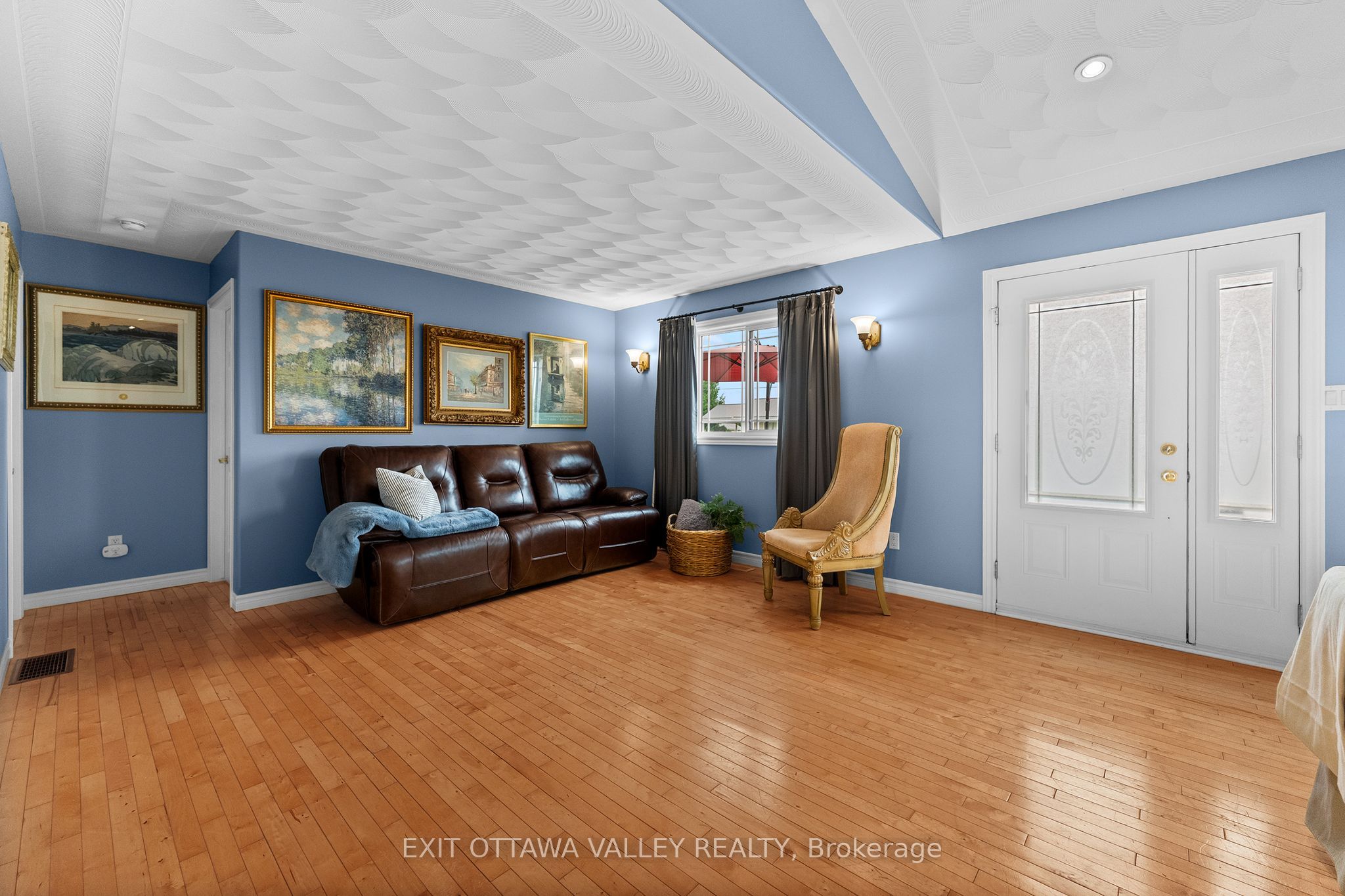 62 Meadowview Drive Property Photo 4