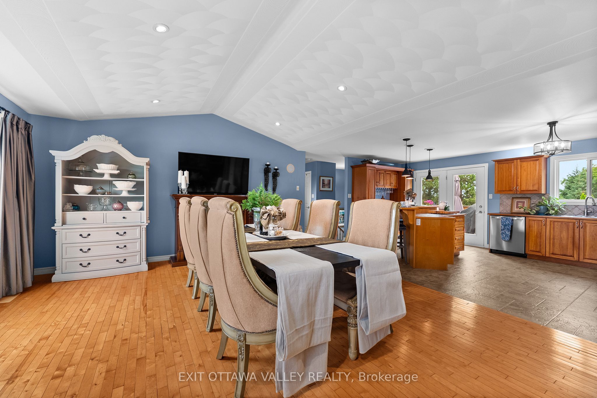 62 Meadowview Drive Property Photo 7